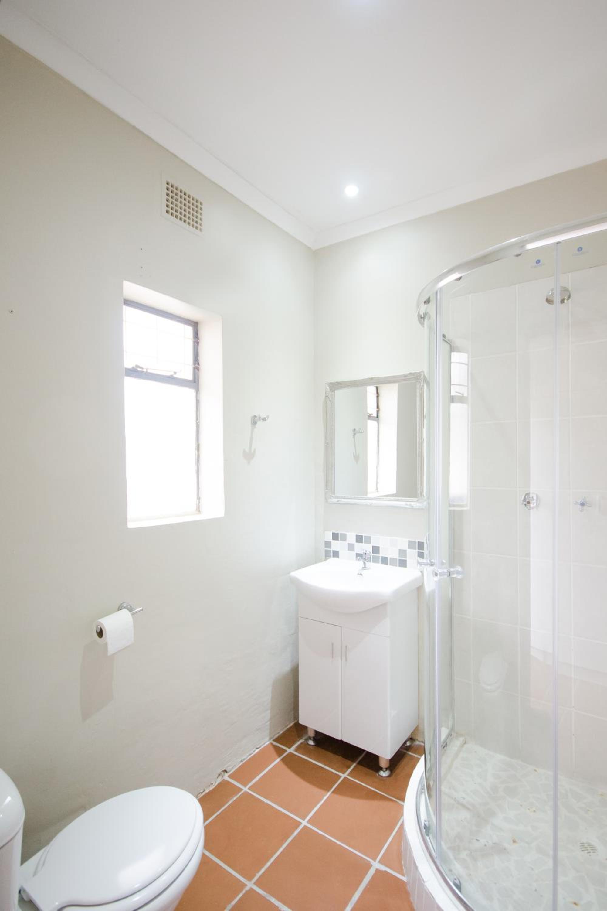 Budget Double Room photo 3