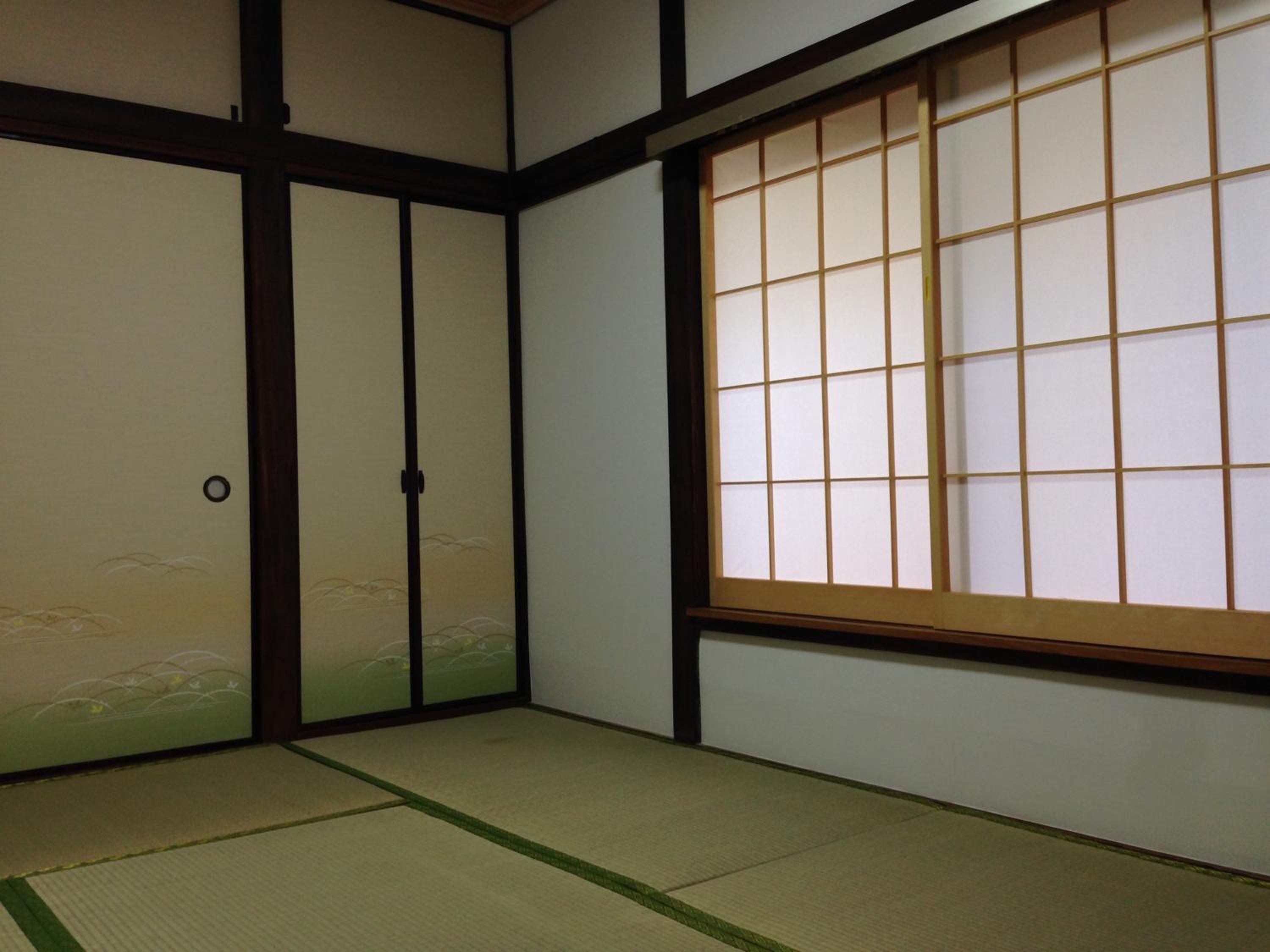 Economy Triple Room with Shared Bathroom photo 2
