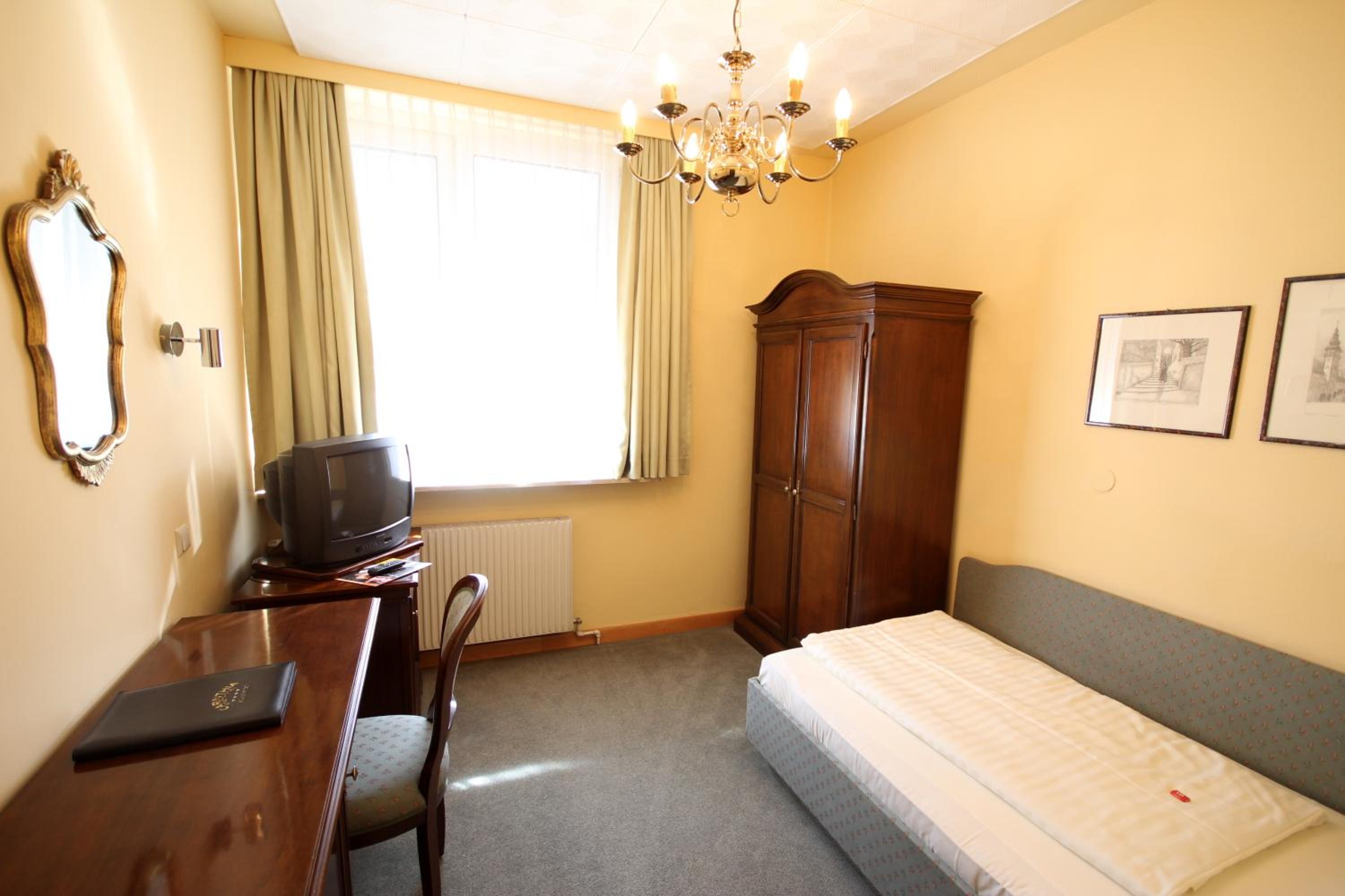 Single Room photo 3