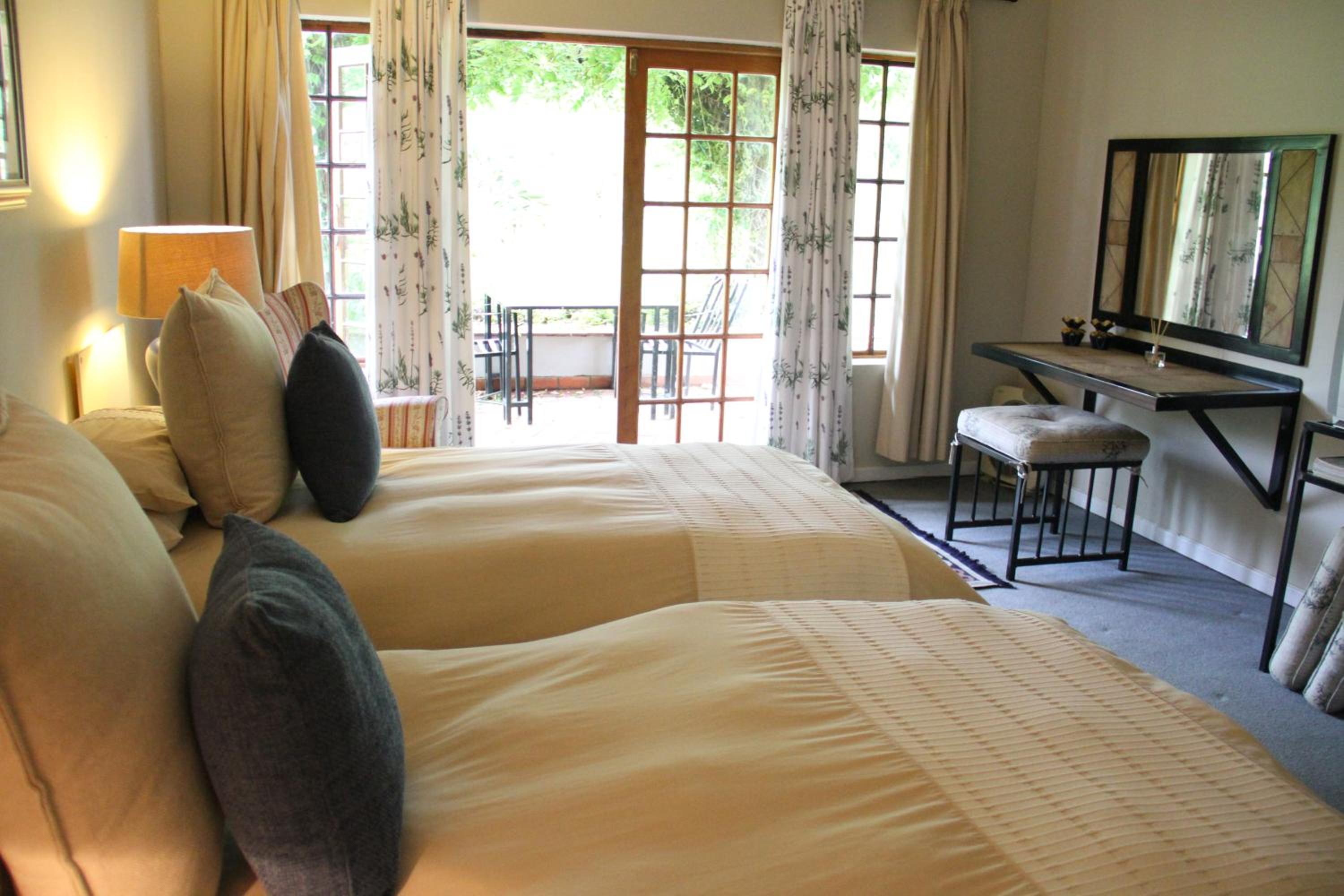 Twin Room - Photo 5