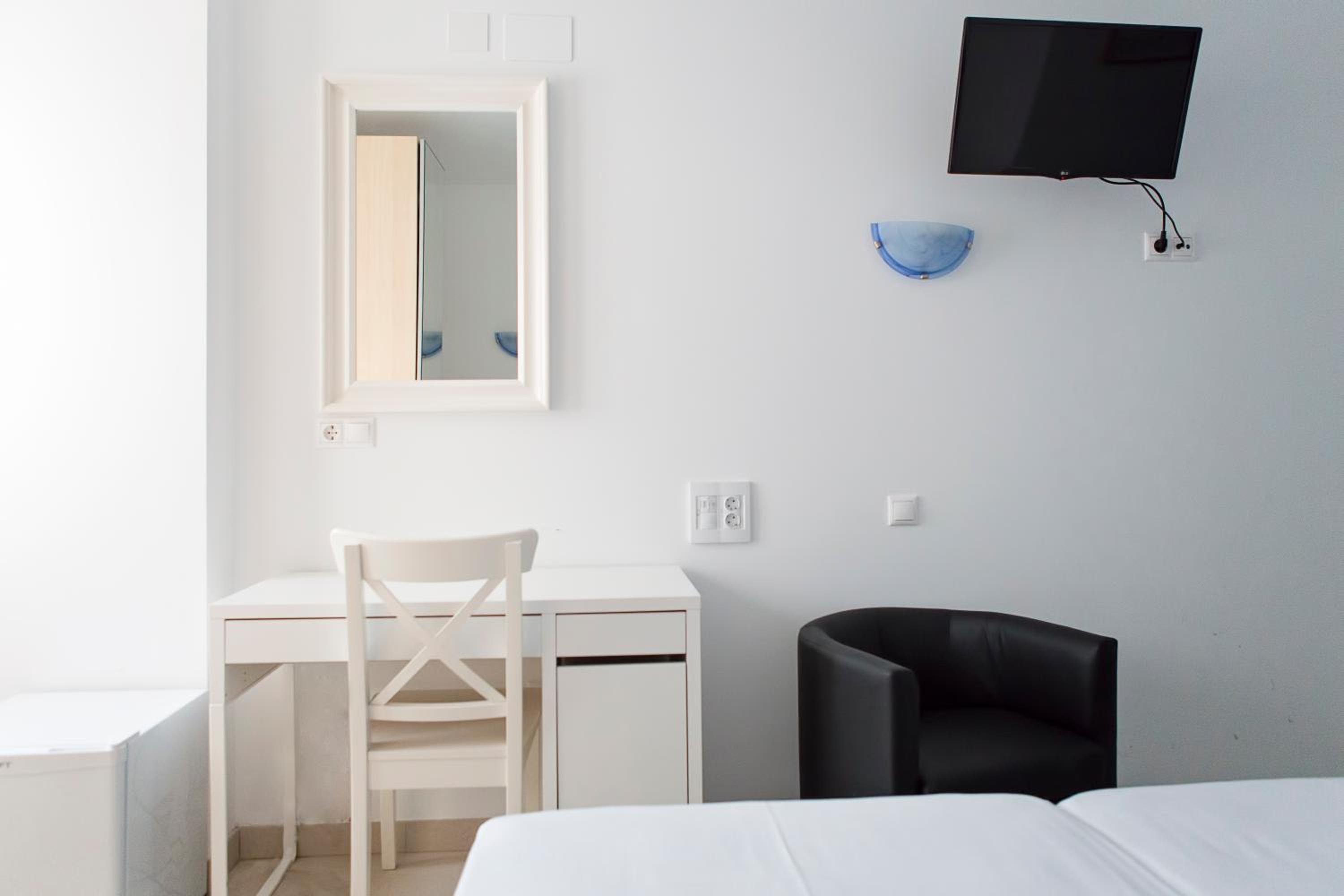 Double or Twin Room photo 2