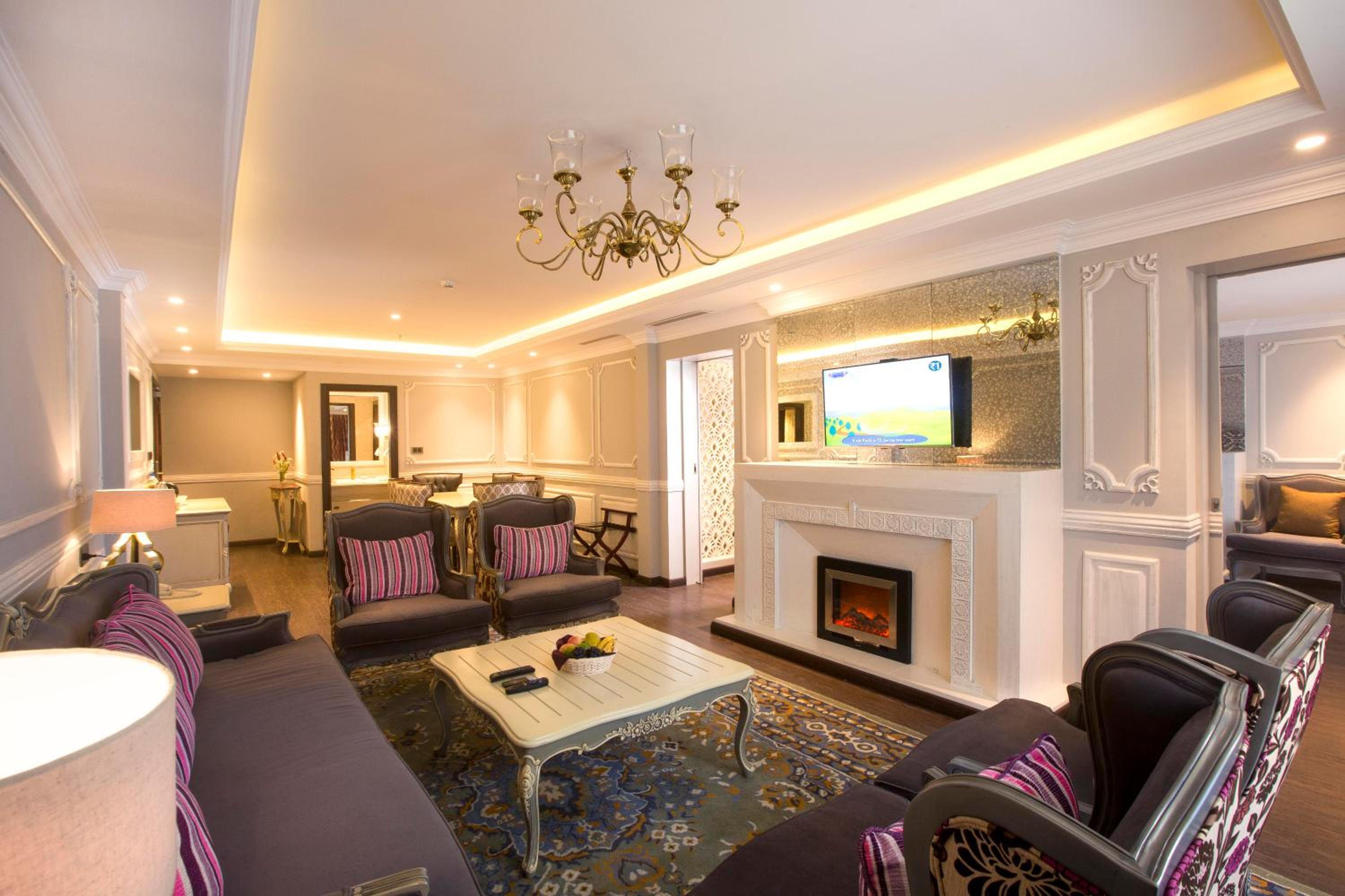 Royal Fragrant Suite with Private Terrace & Mountain view with 10% discount on Spa - Photo 8