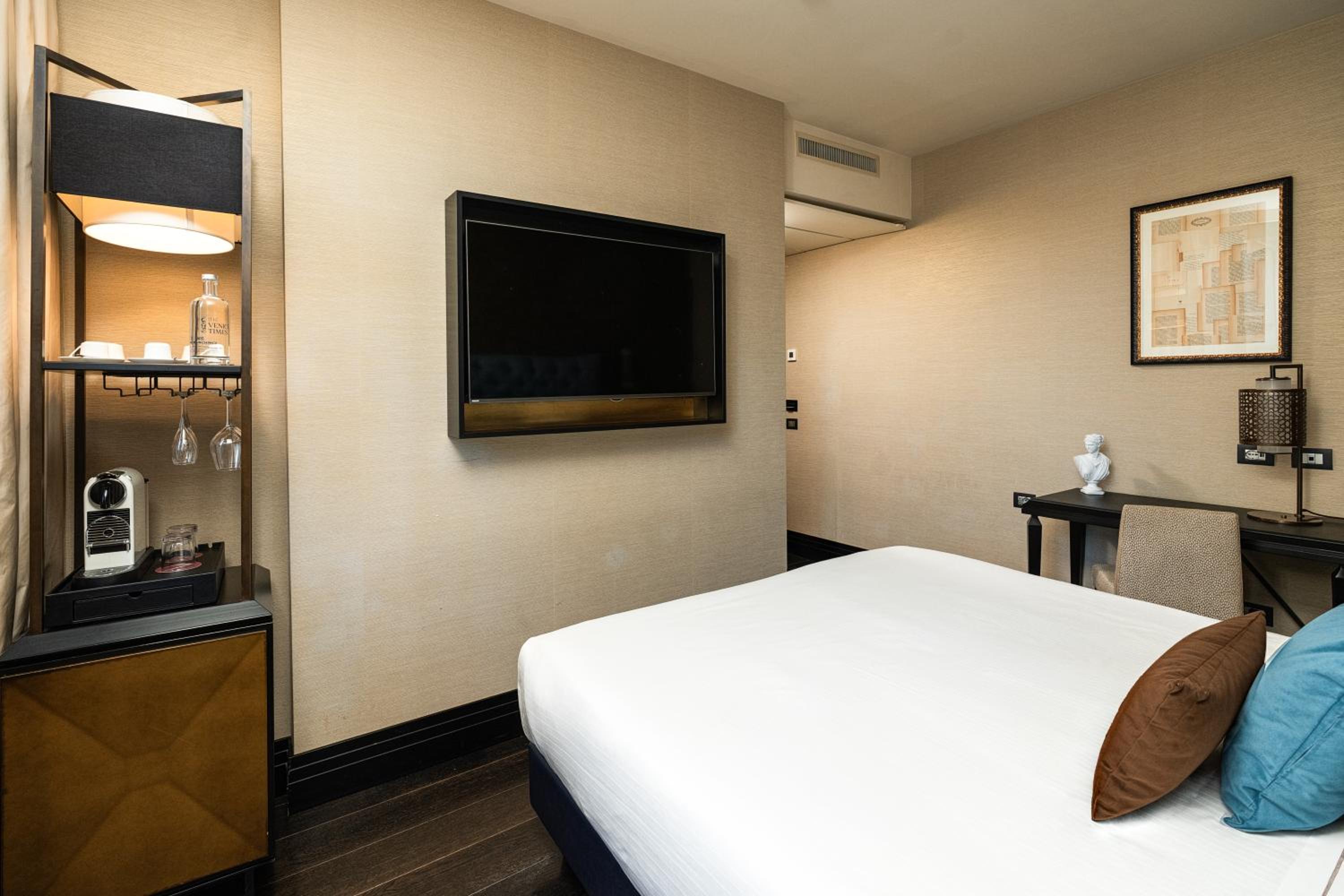 Standard Room photo 1
