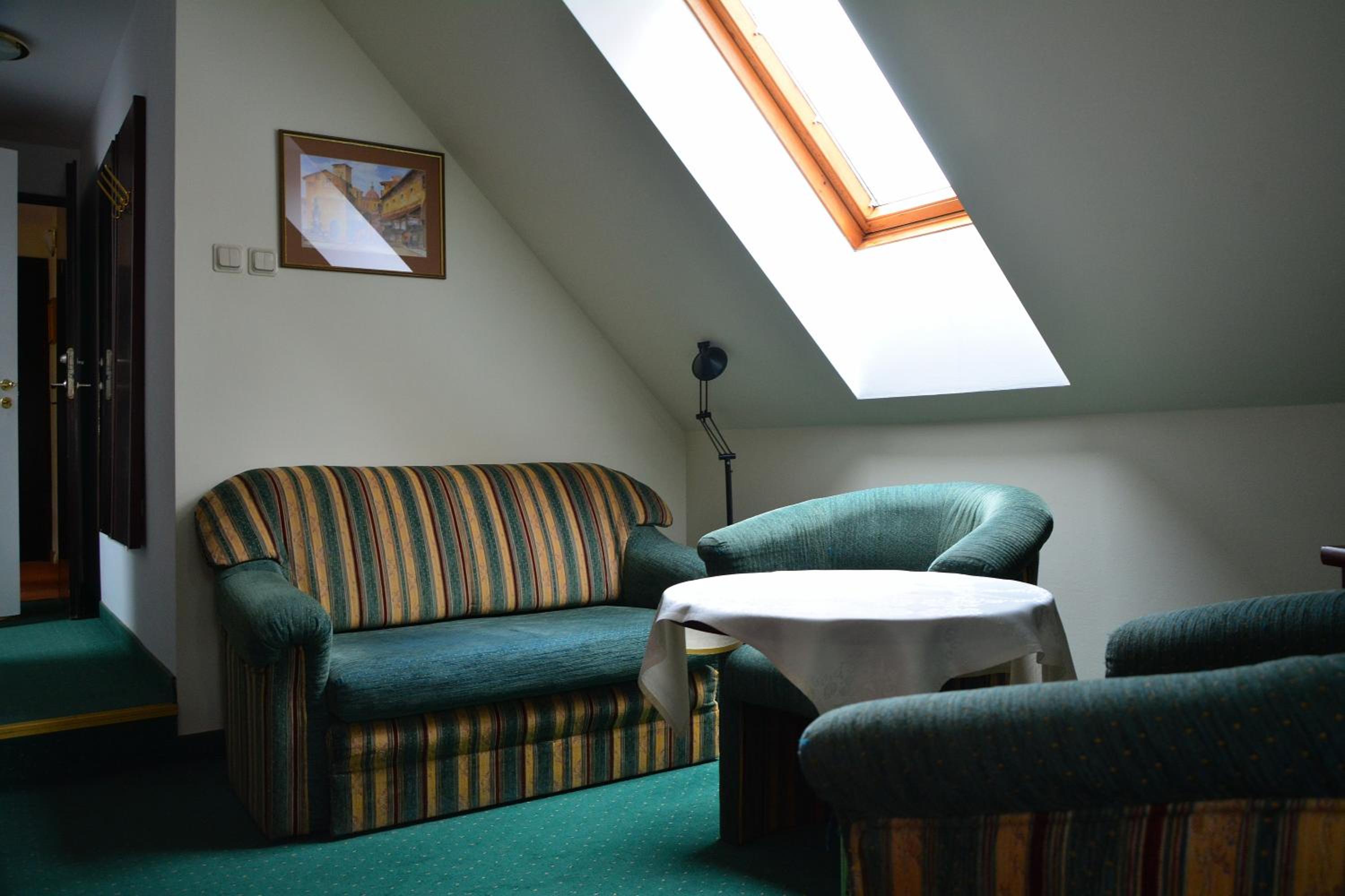 Standard Twin Room - Attic - Photo 1