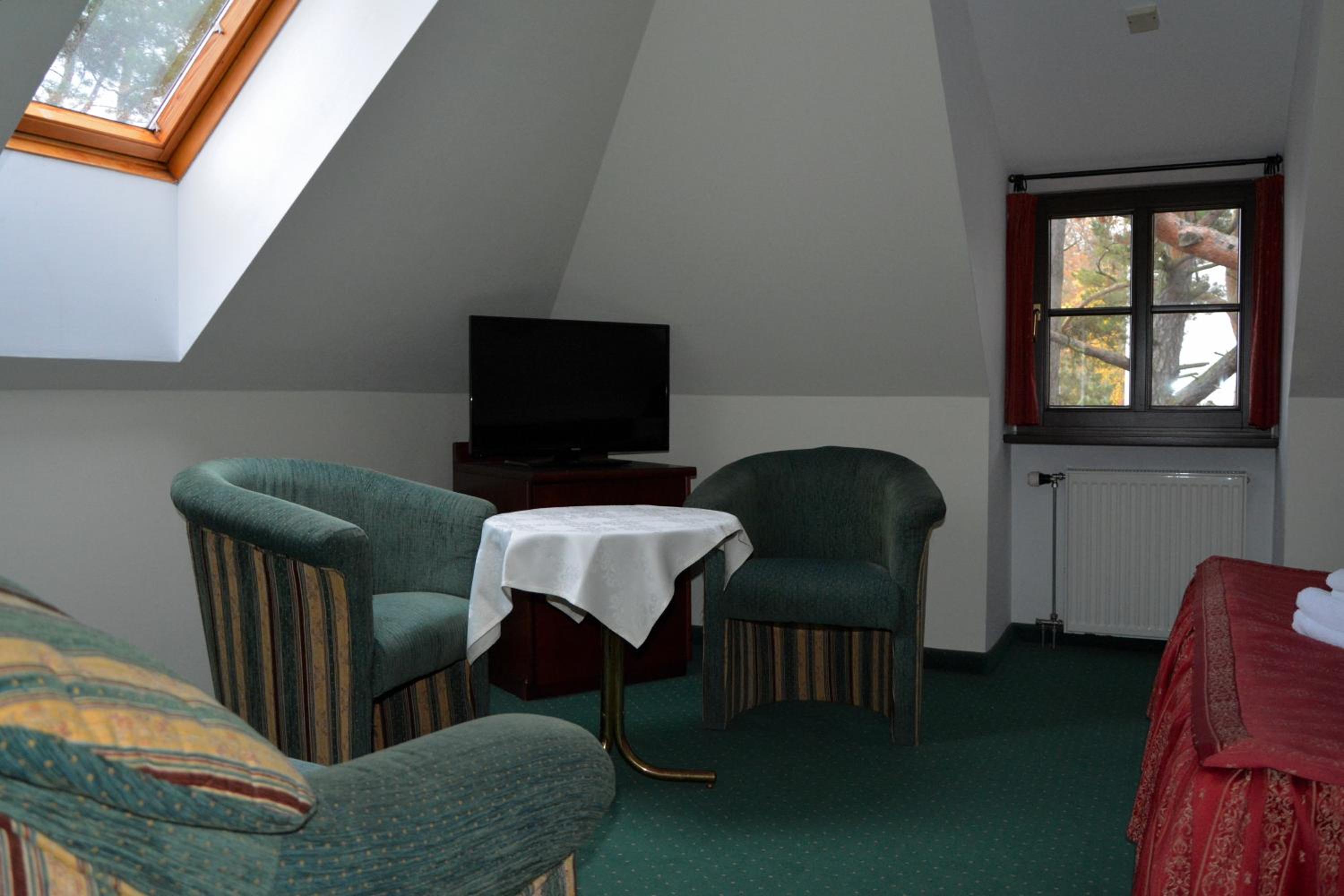 Standard Twin Room - Attic - Photo 2
