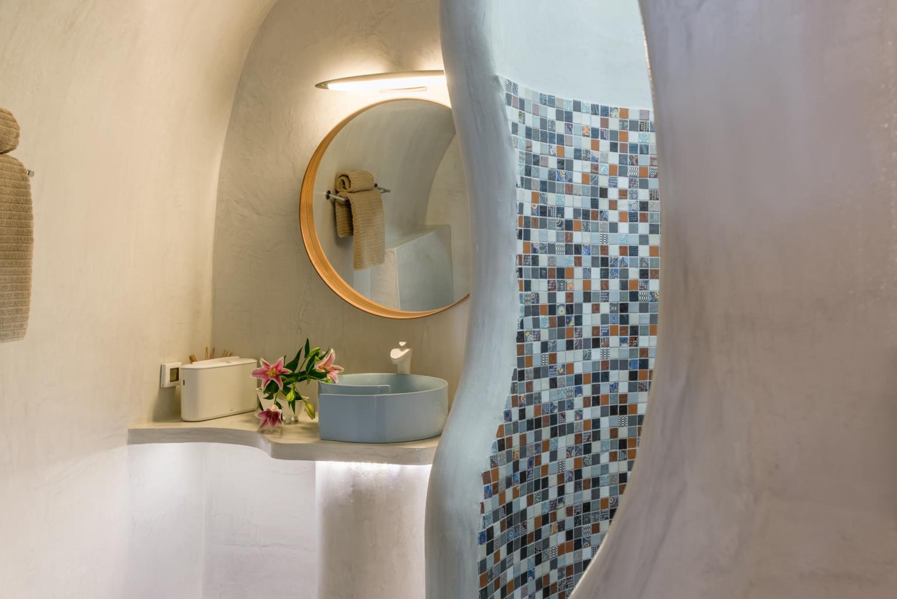 Grand Suite with Private Heated Outdoor Pool & Caldera Sea View photo 3