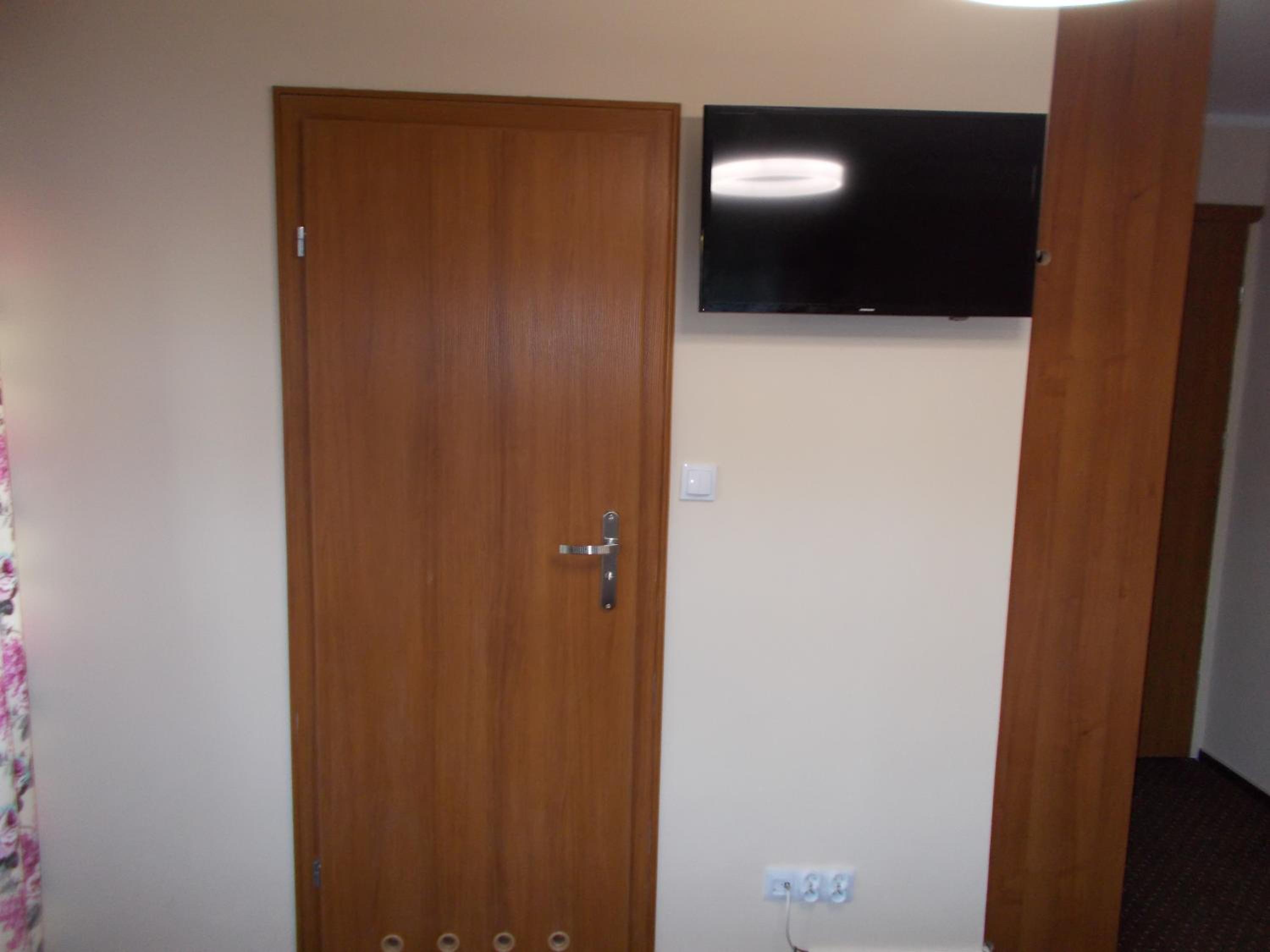 Triple Room with Private Bathroom photo 3