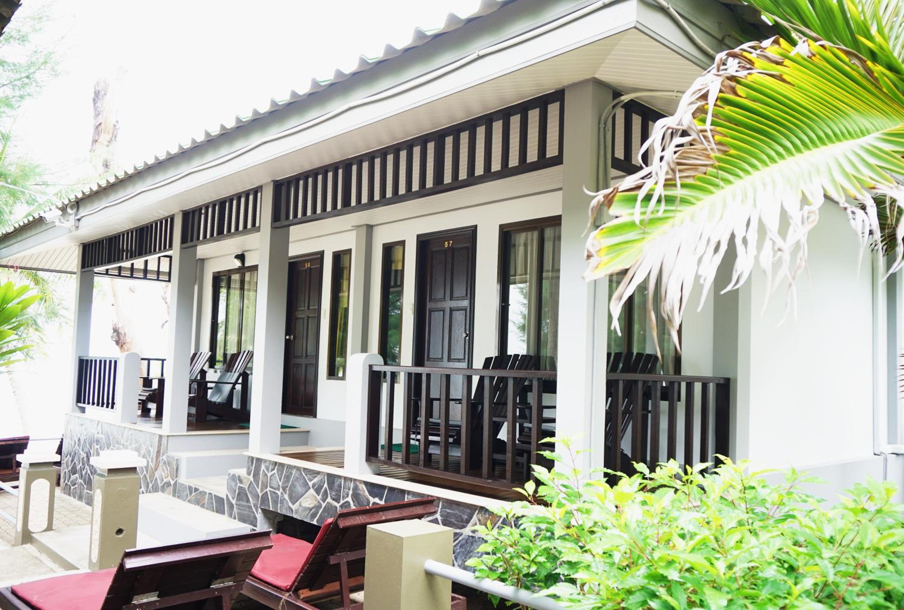 Deluxe Double Room with Sea View - Photo 33