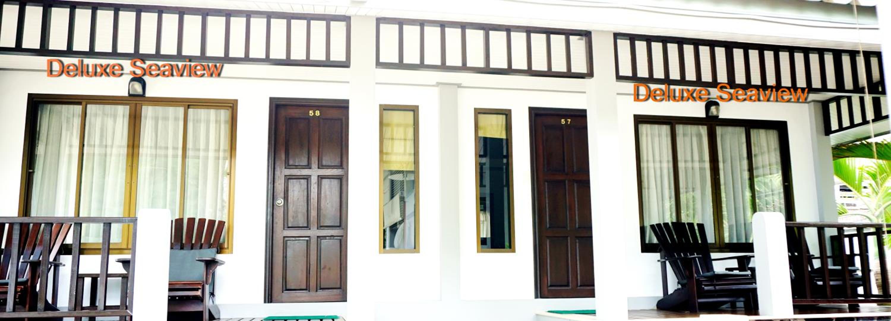 Deluxe Double Room with Sea View - Photo 10