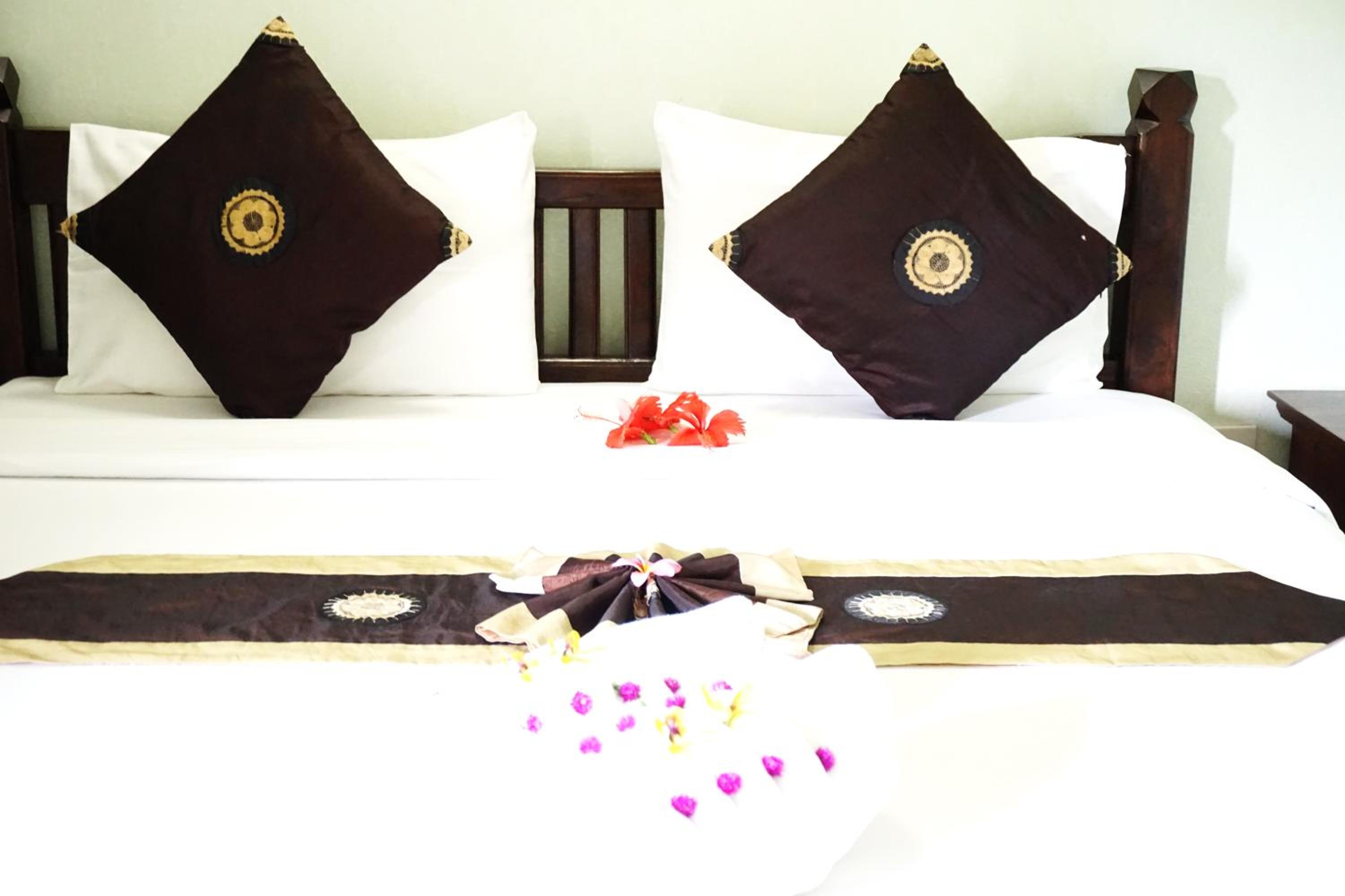 Standard Double Room - Photo 11