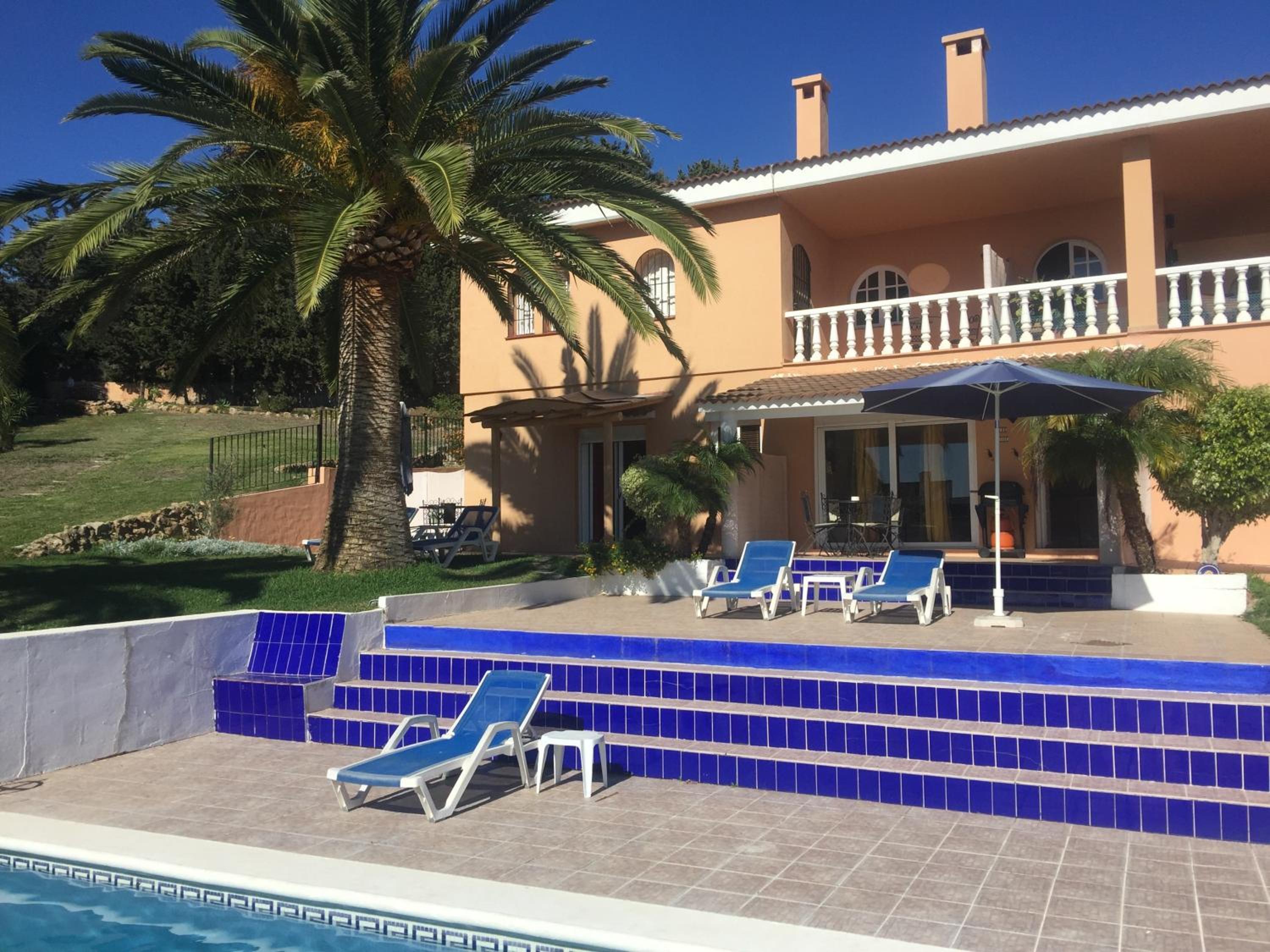 2 Bedroom Apartment with Sea View - Photo 9
