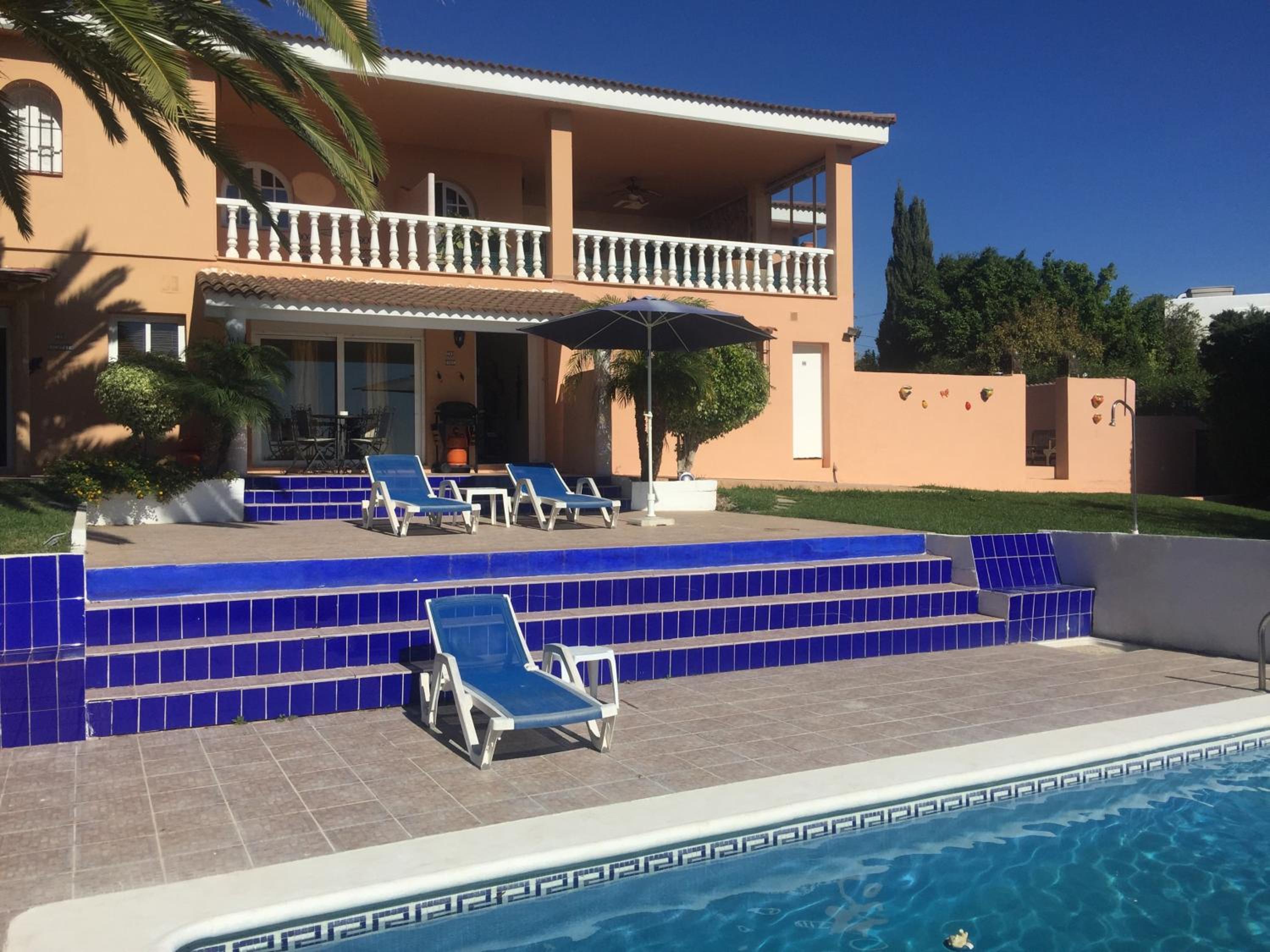 2 Bedroom Apartment with Sea View - Photo 10