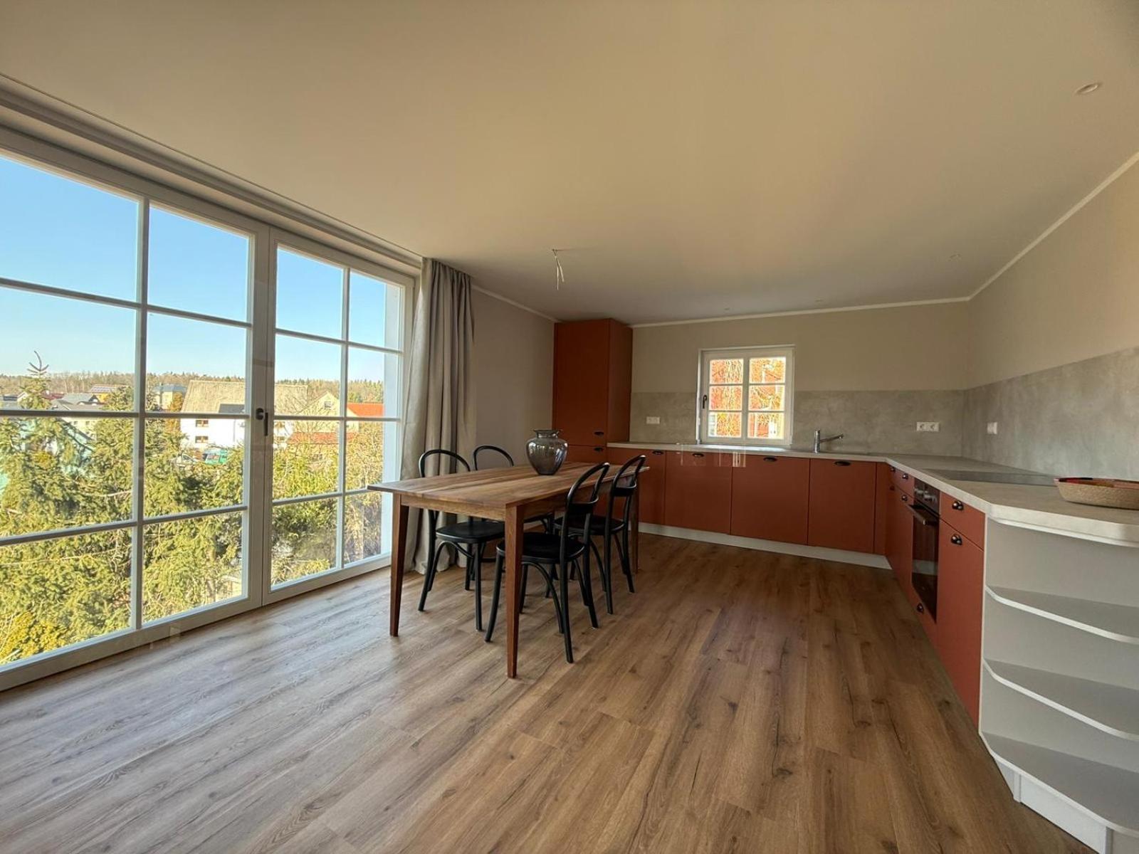 Two-Bedroom Apartment with Balcony photo 3