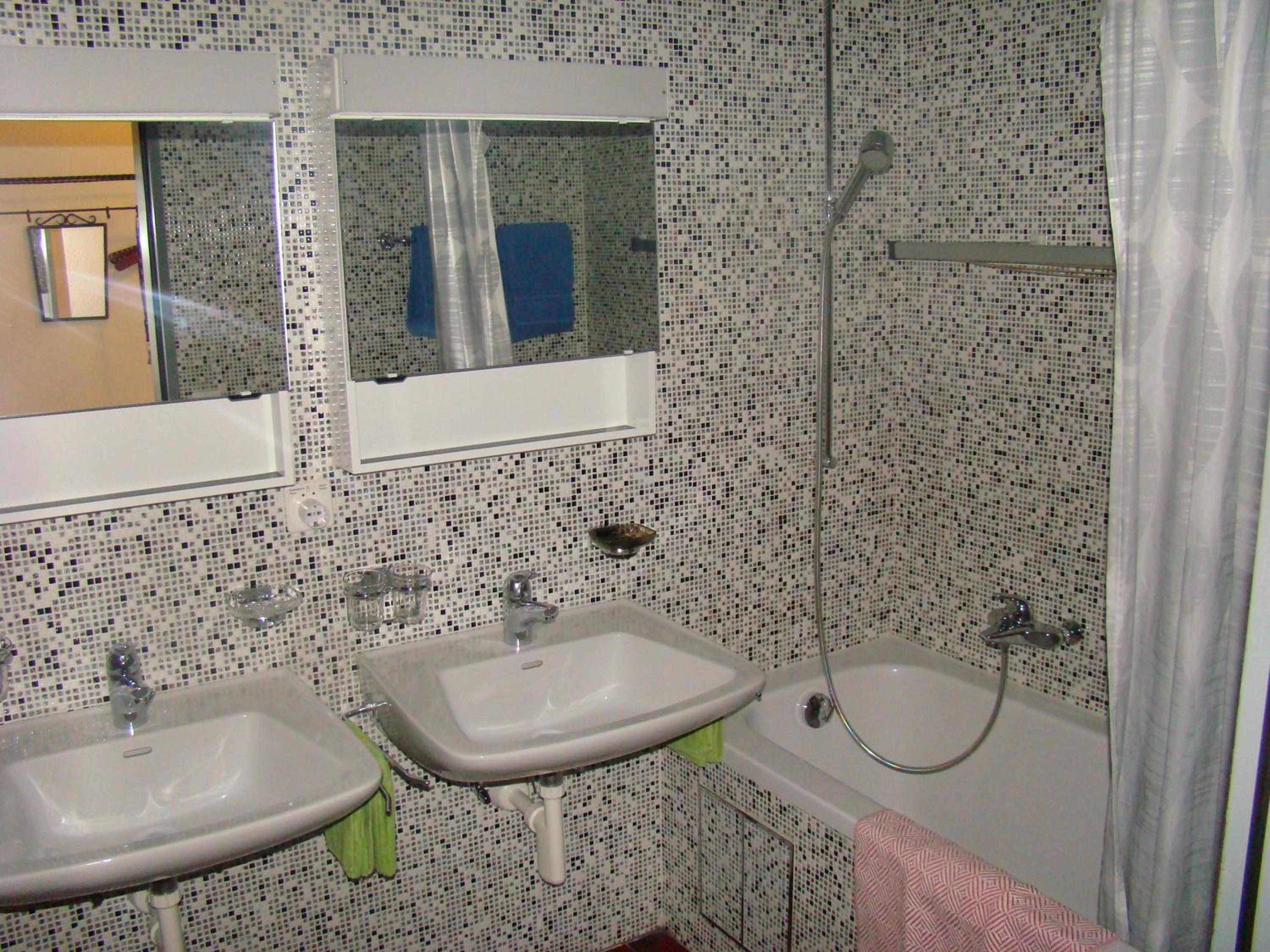 One-Bedroom Apartment with Balcony photo 3