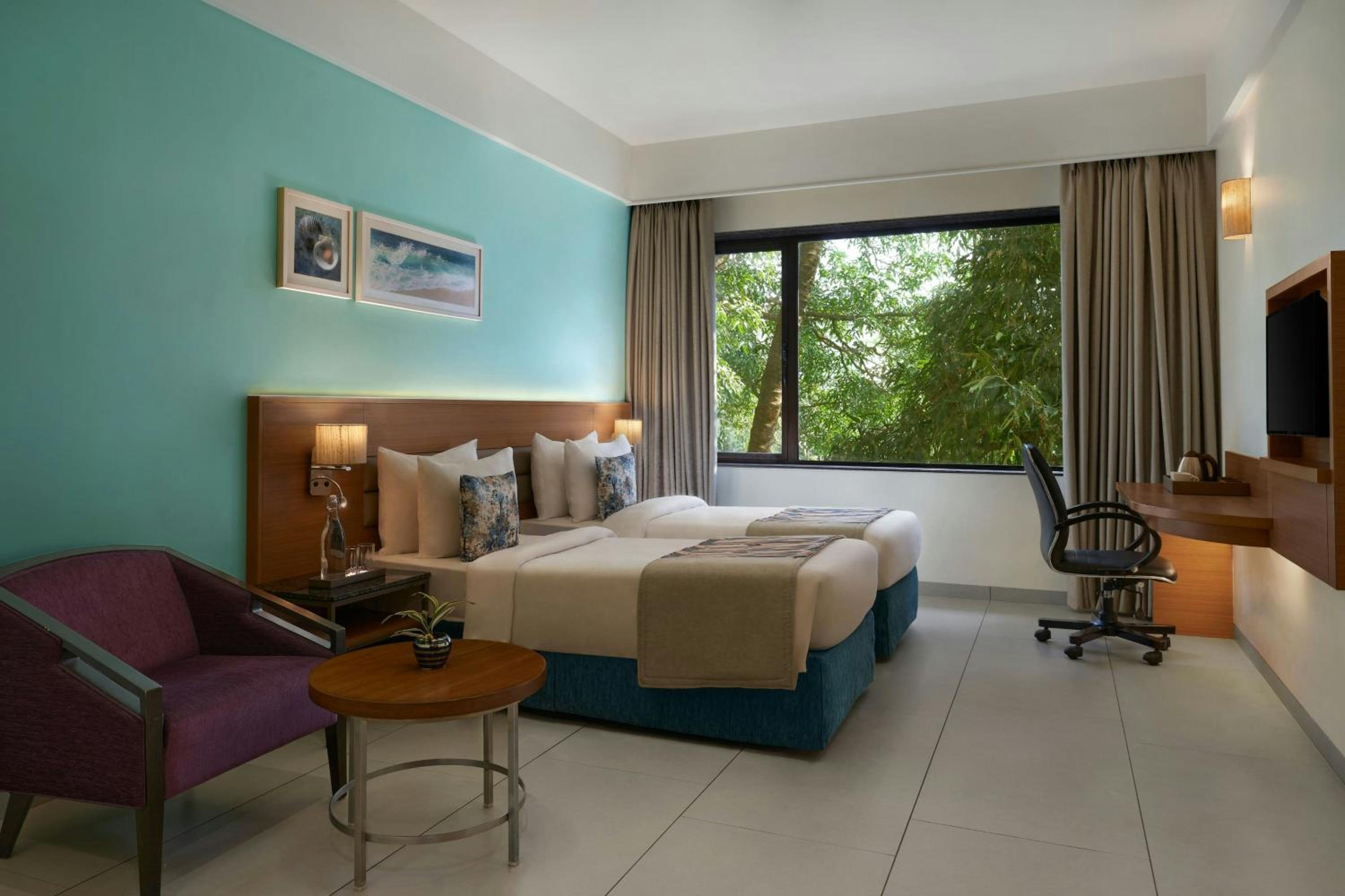 Fern Classic Twin Room with Pool View photo 1