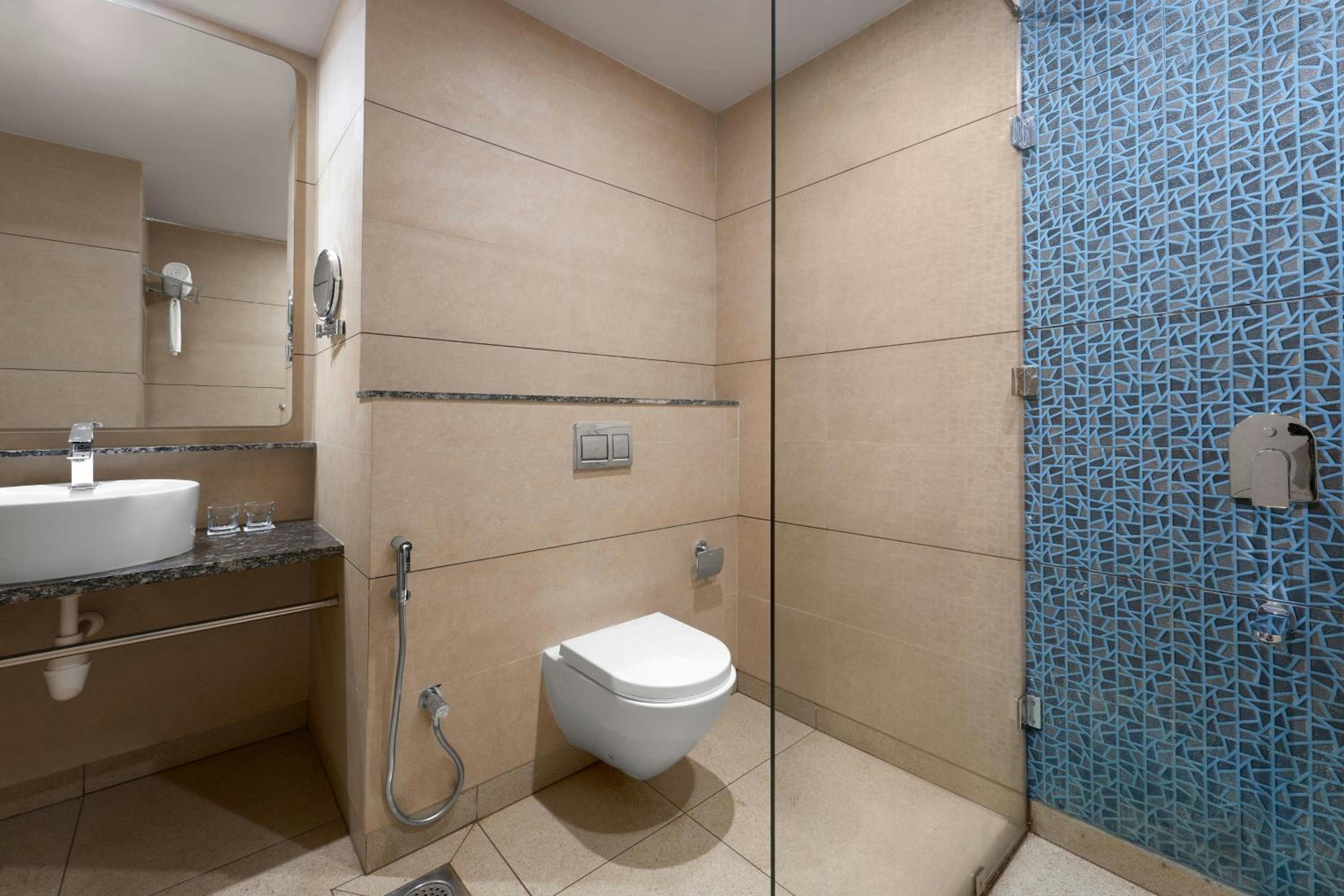 Winter Green Premium King Room with Garden View photo 2