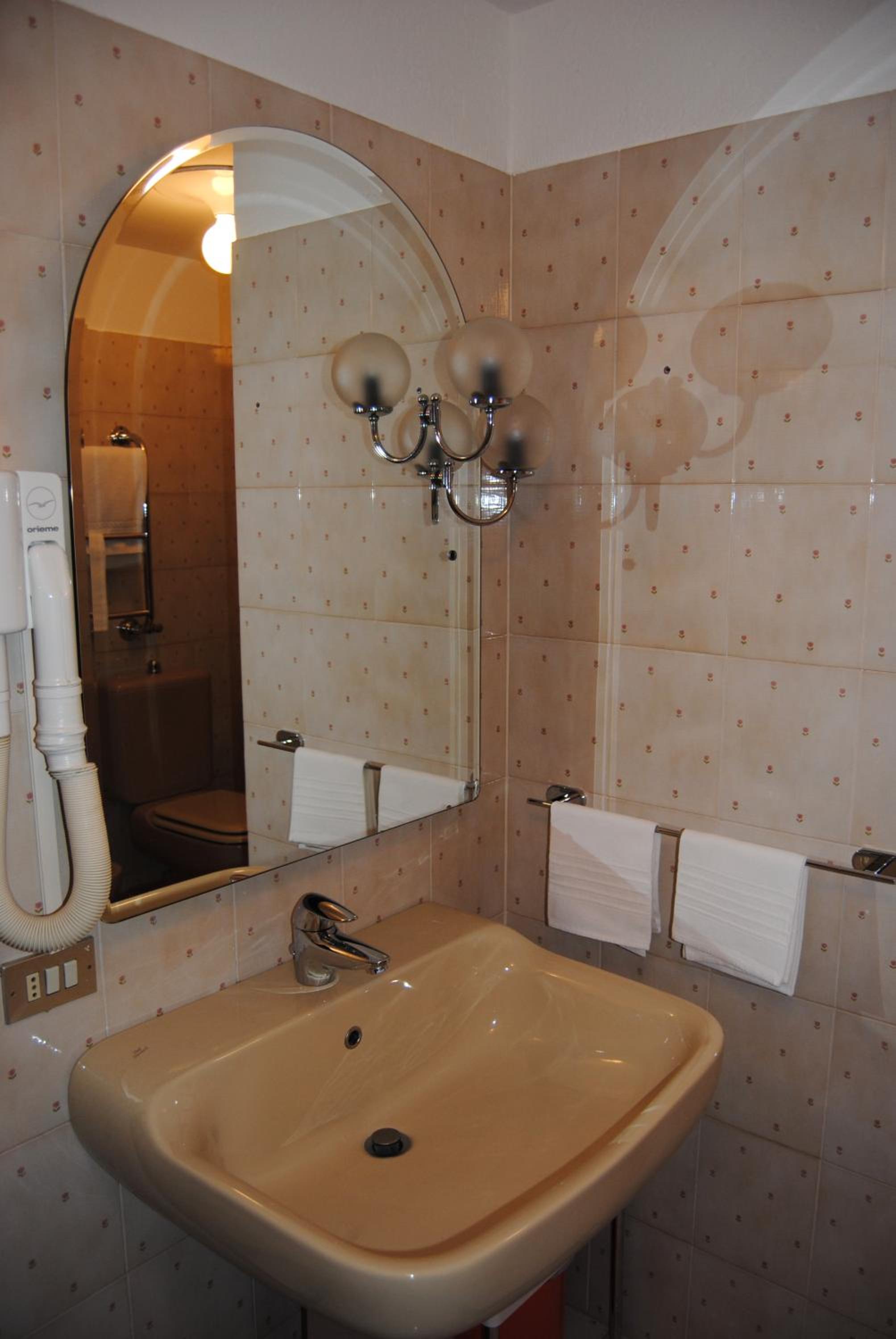 Single Room With Small Double Bed photo 2