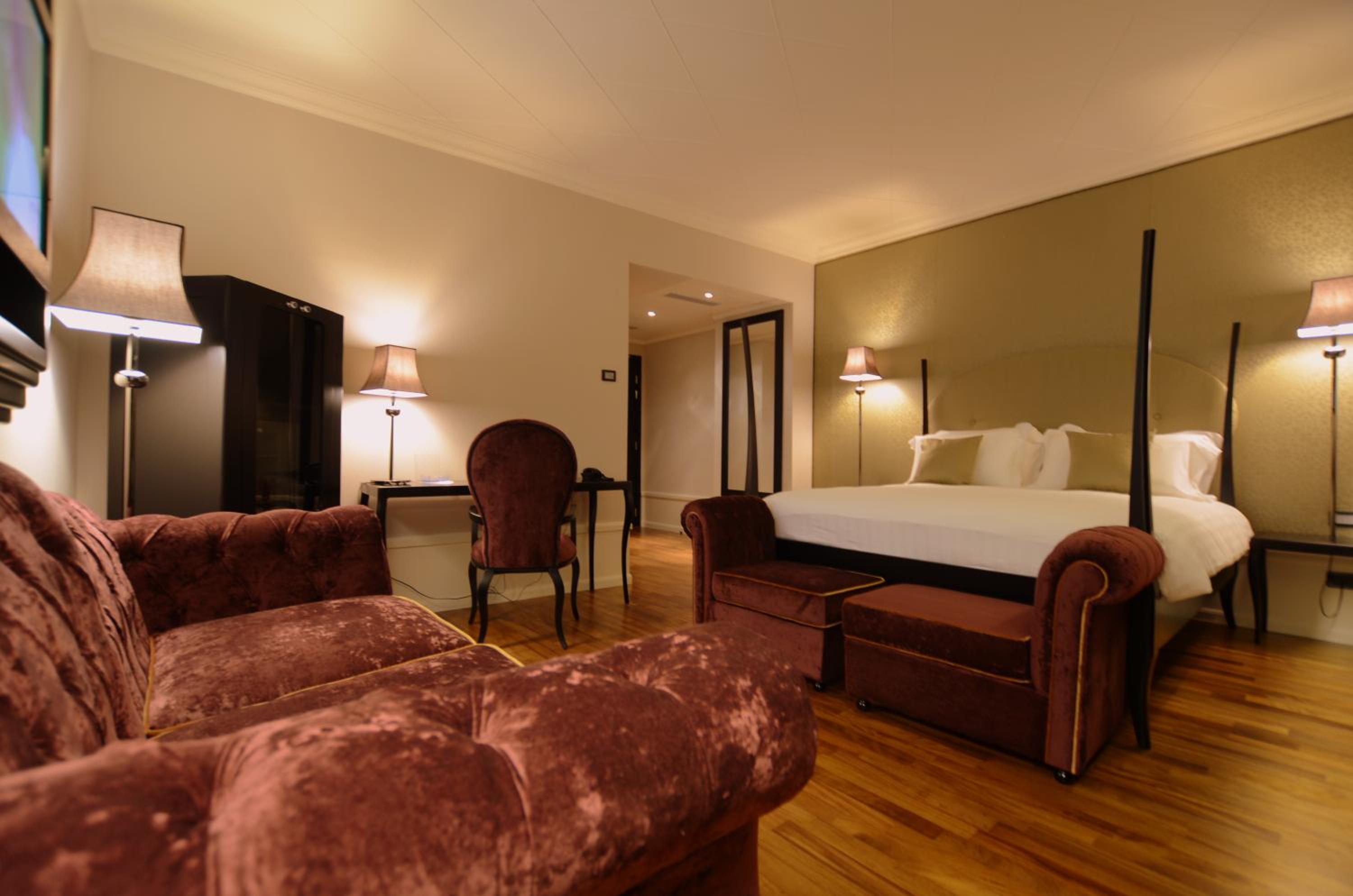 Deluxe Room - Photo 9