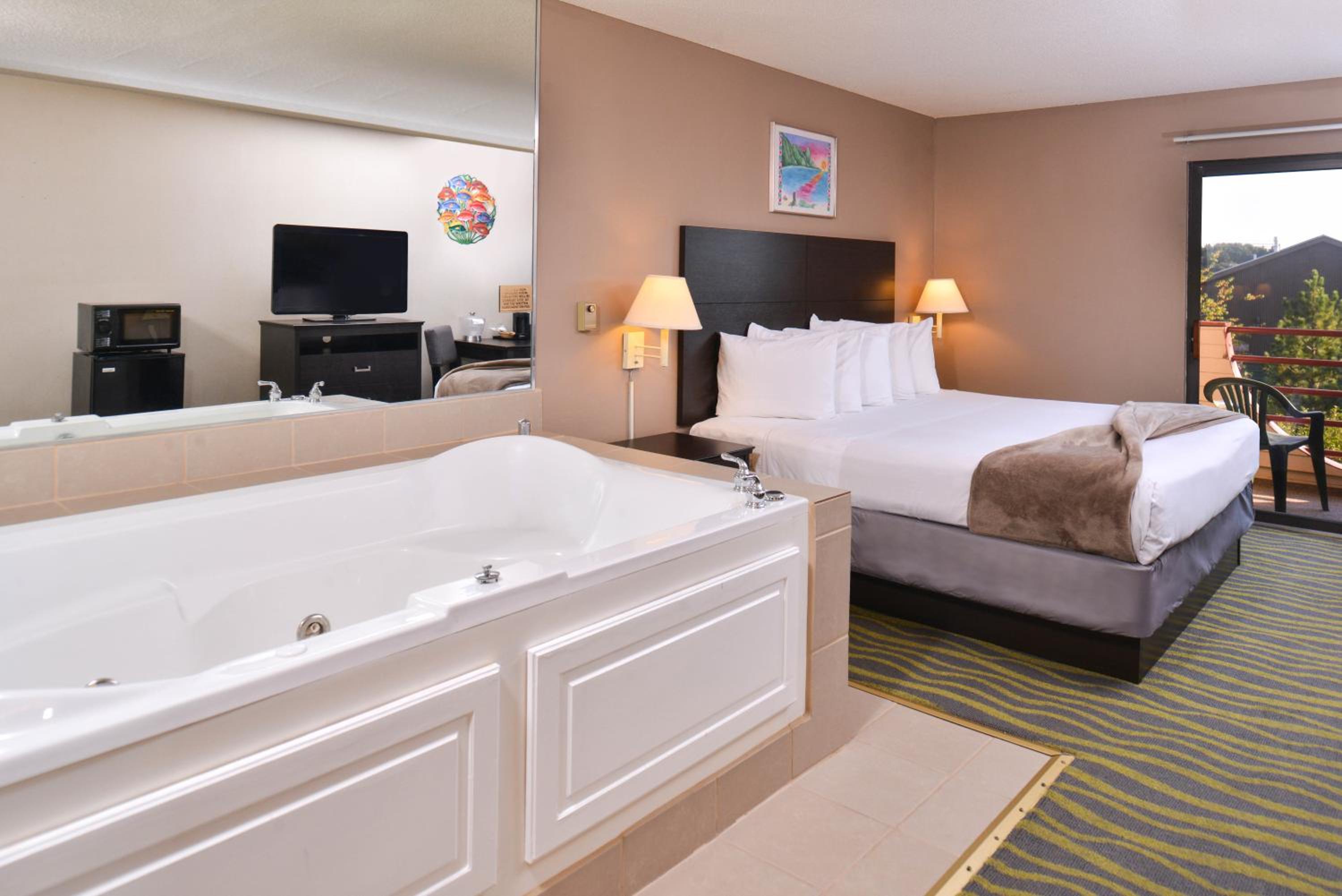 King Room with Whirlpool - Non-smoking photo 1