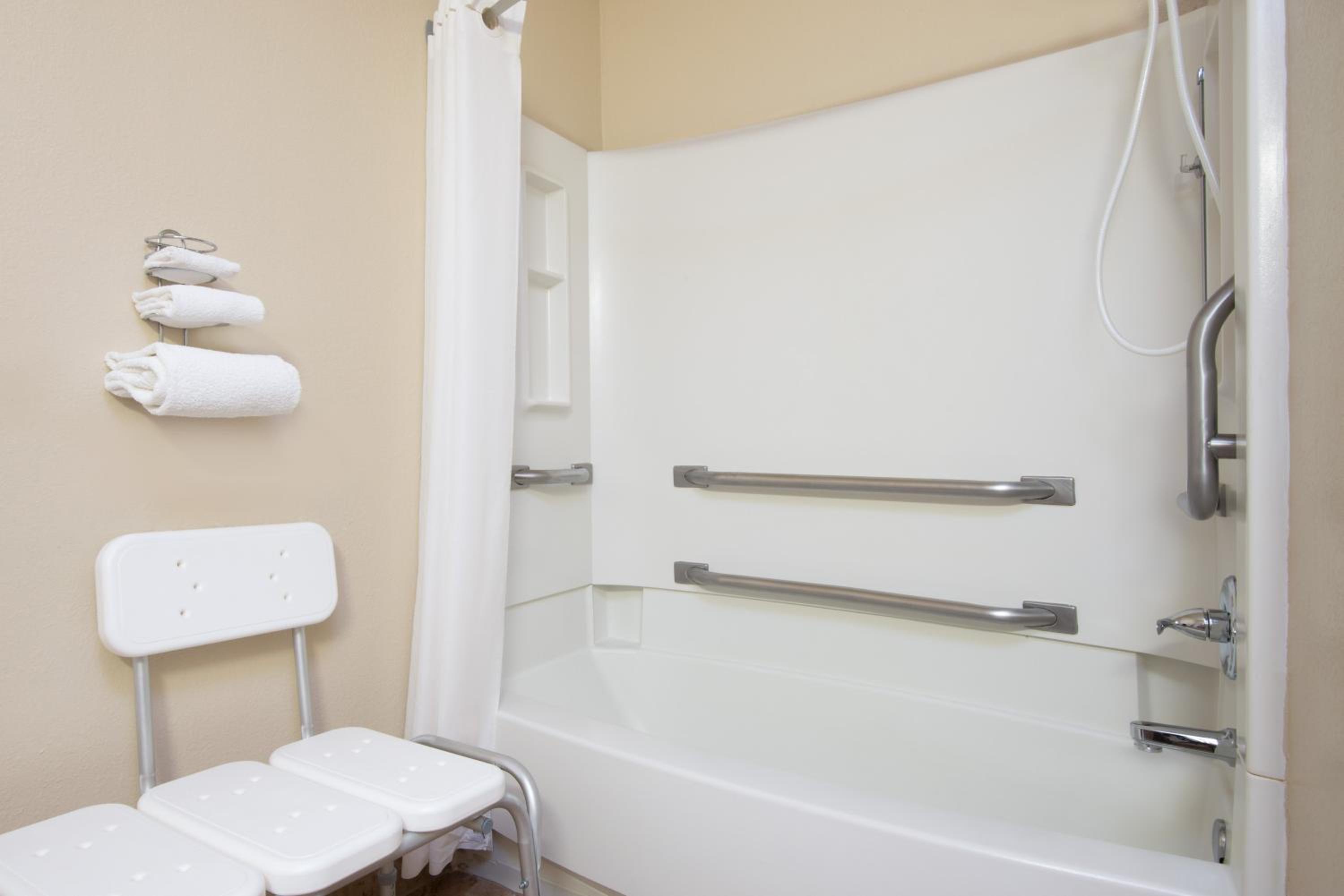 Queen Room - Disability Access/Non-Smoking photo 2