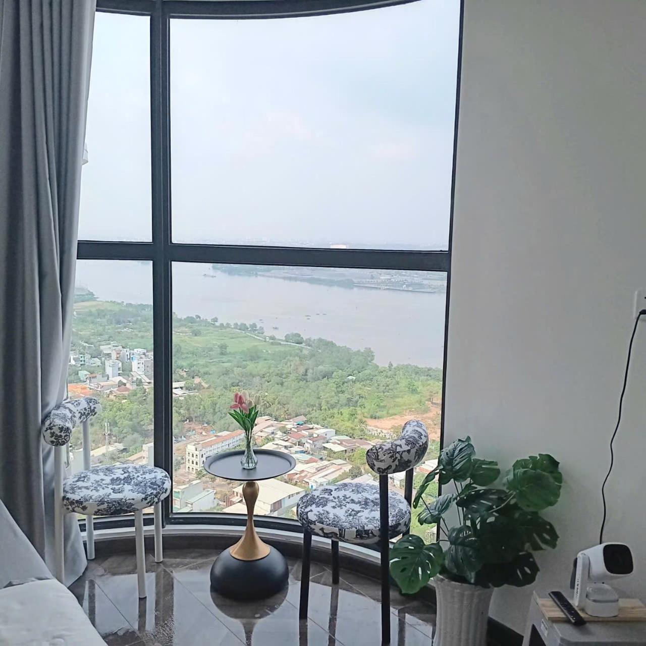 Family Room with Balcony photo 2