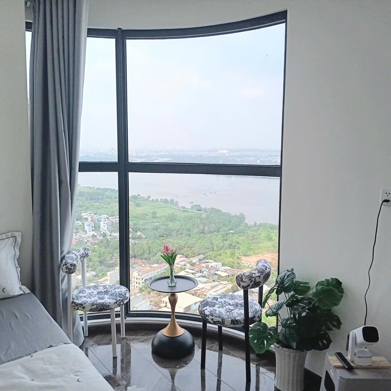 Family Room with Balcony photo 3