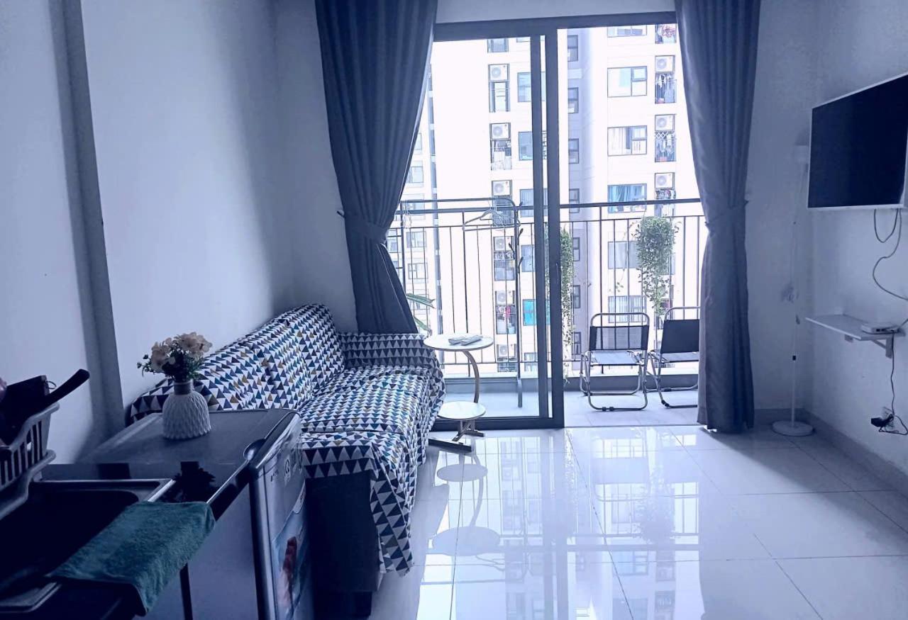 Family Room with Balcony photo 2
