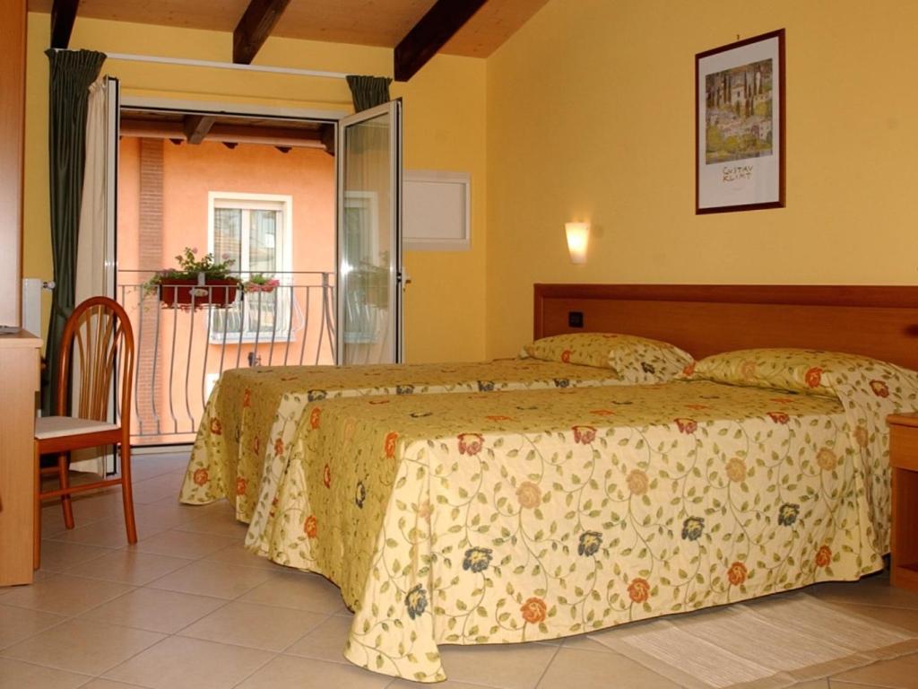 Double or Twin Room - Photo 3