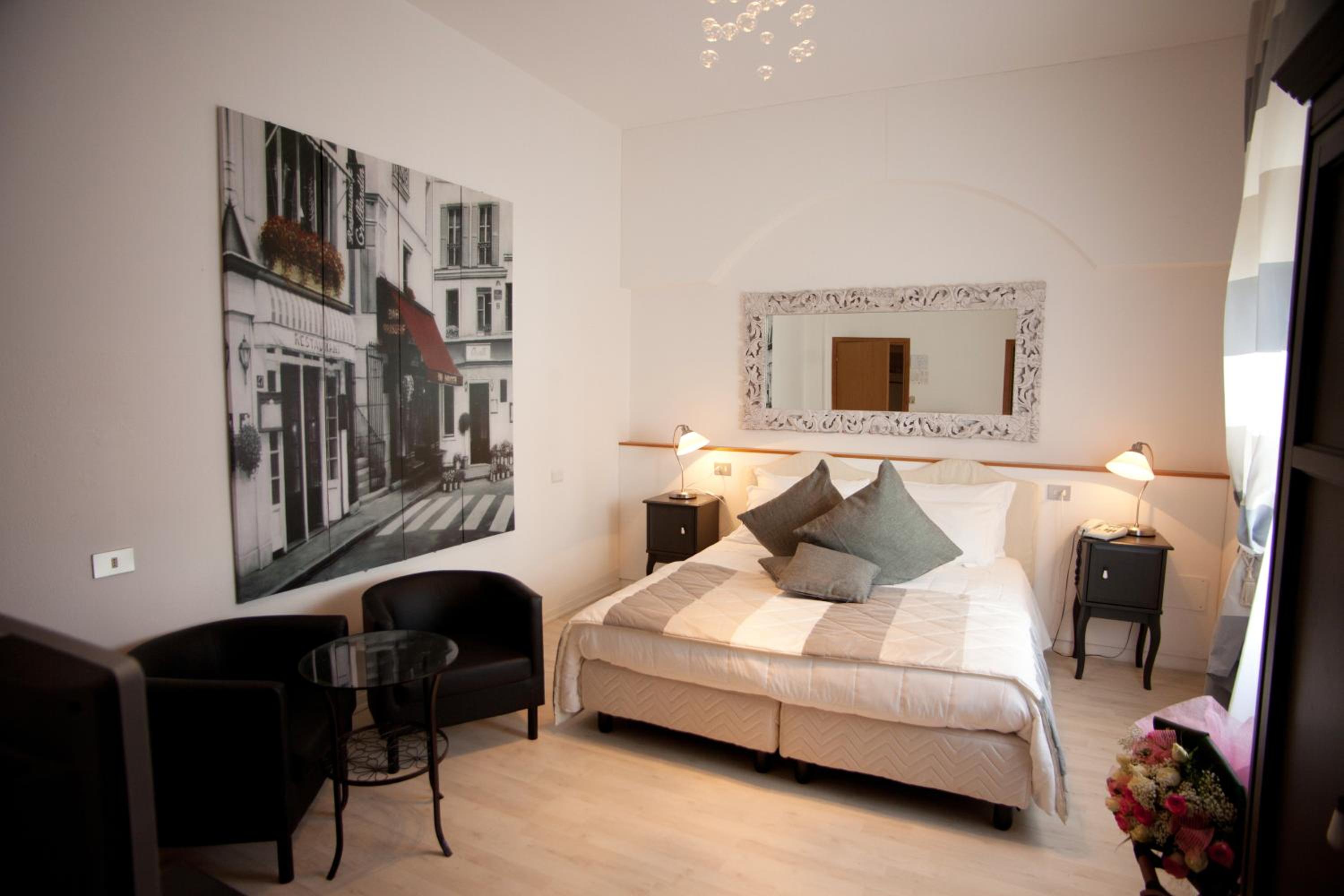 Junior Suite - Photo 1