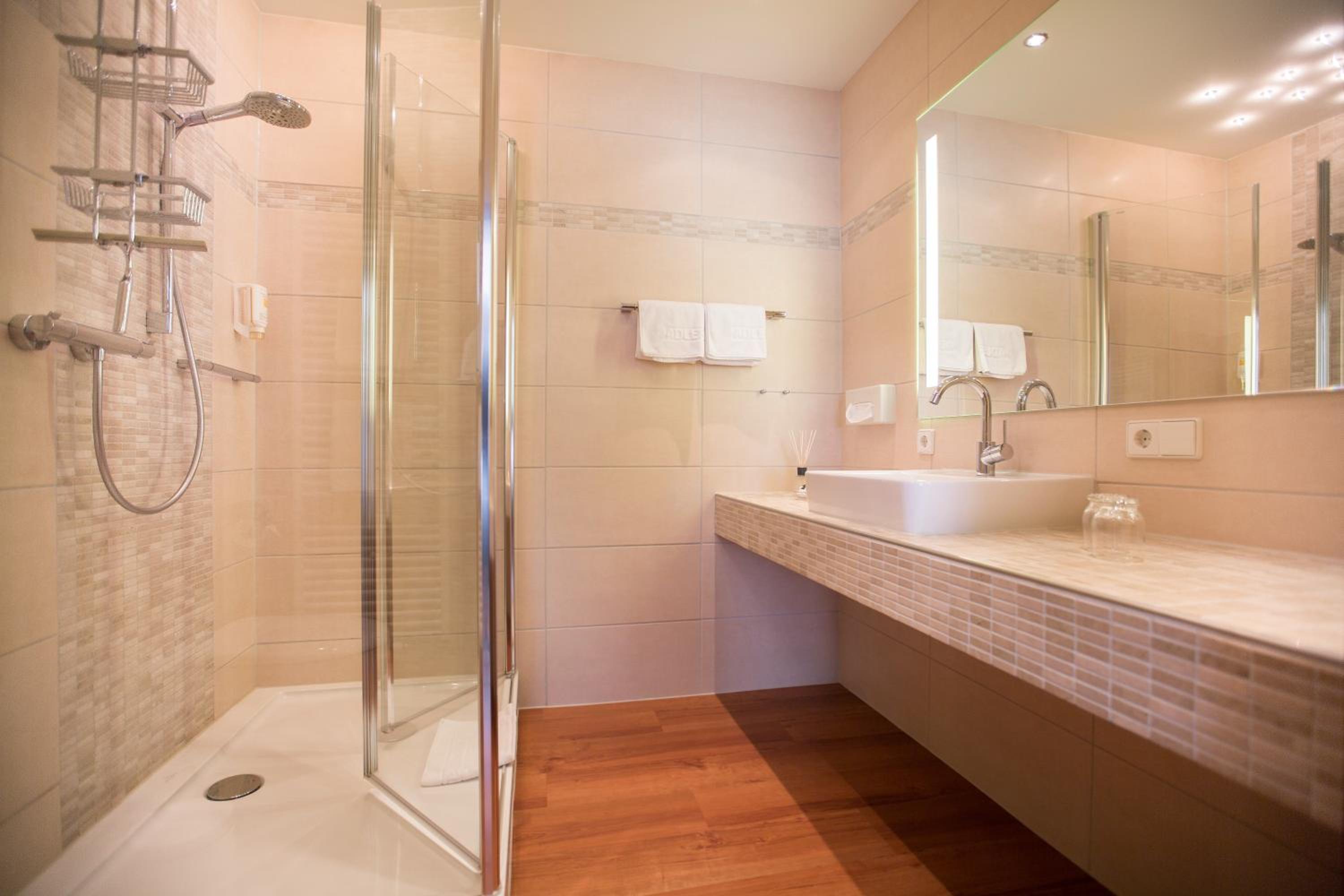Standard Double Room - Photo 3