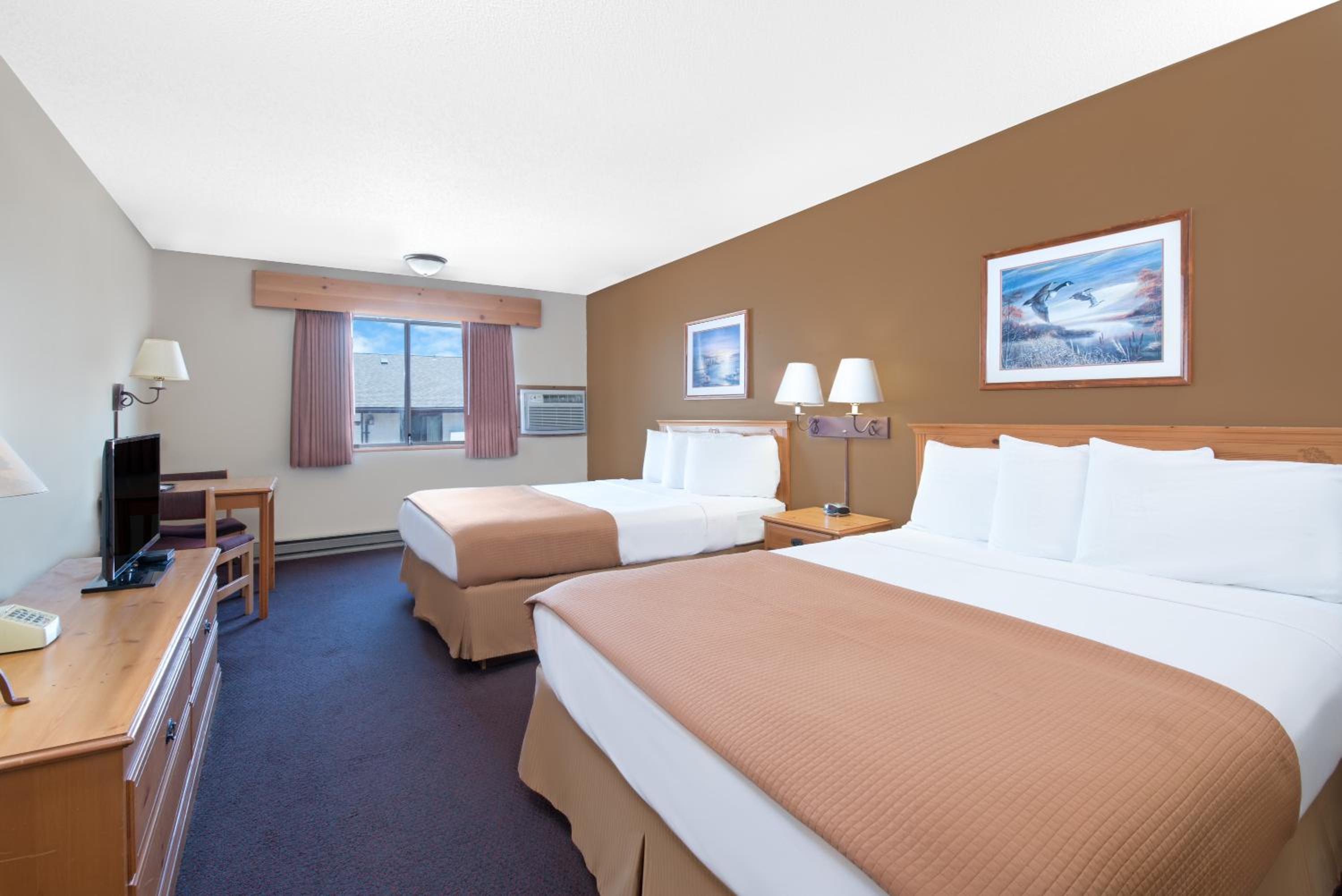 Double Room with Two Queen Beds  - Main Building - Pet-Friendly/Non-Smoking - Photo 1