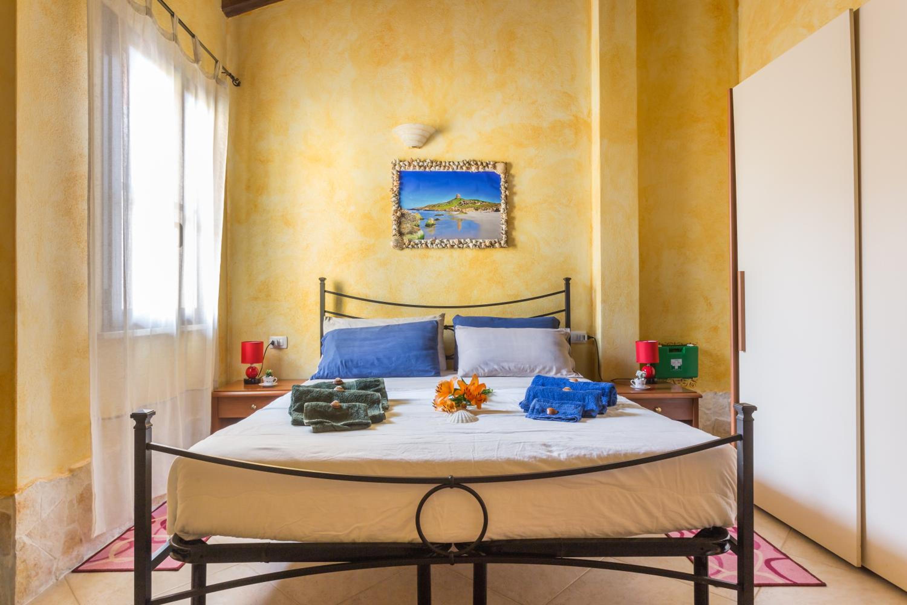 Double Room with Private Bathroom - Photo 27
