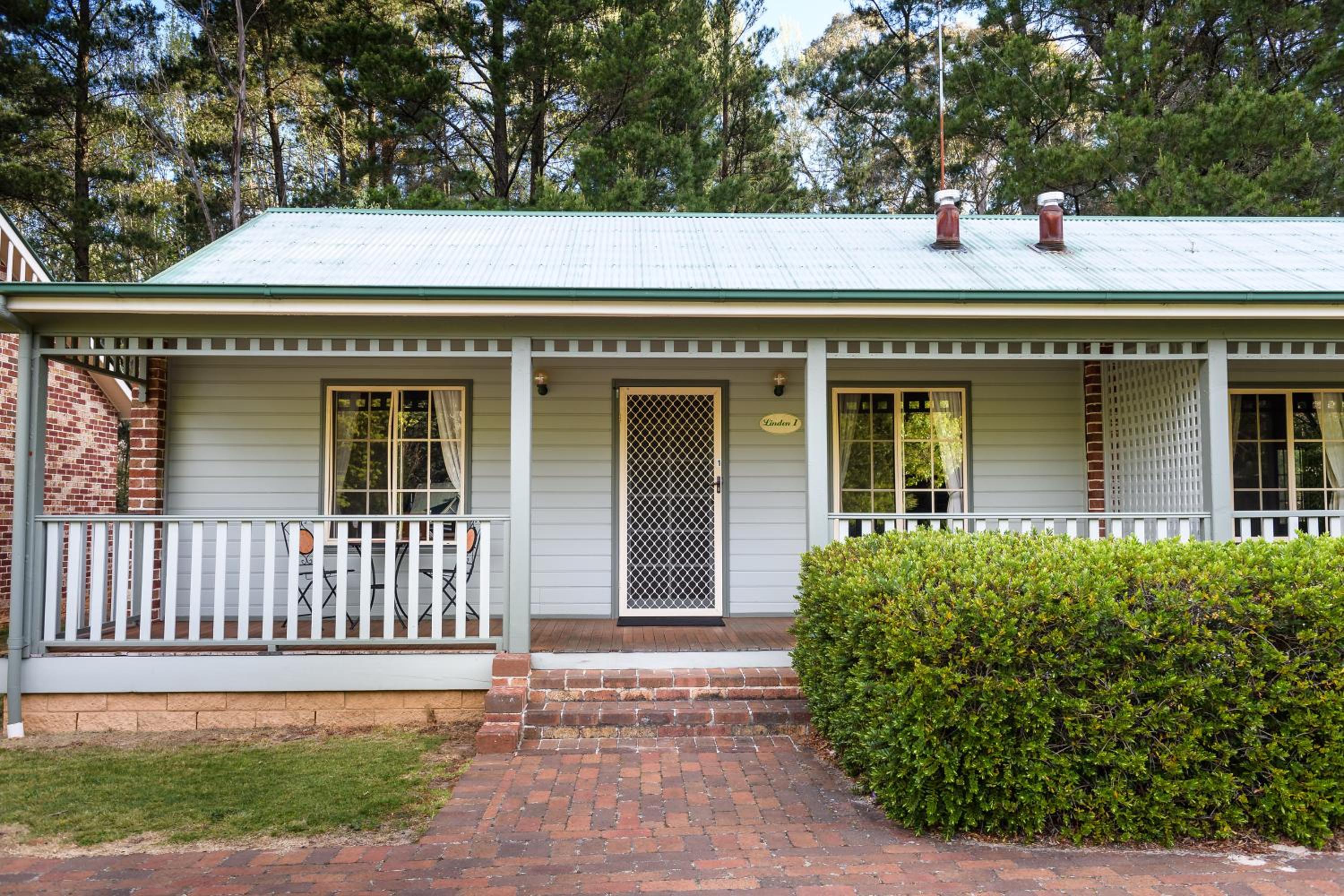 Linden Two-Bedroom Cottage - Photo 3