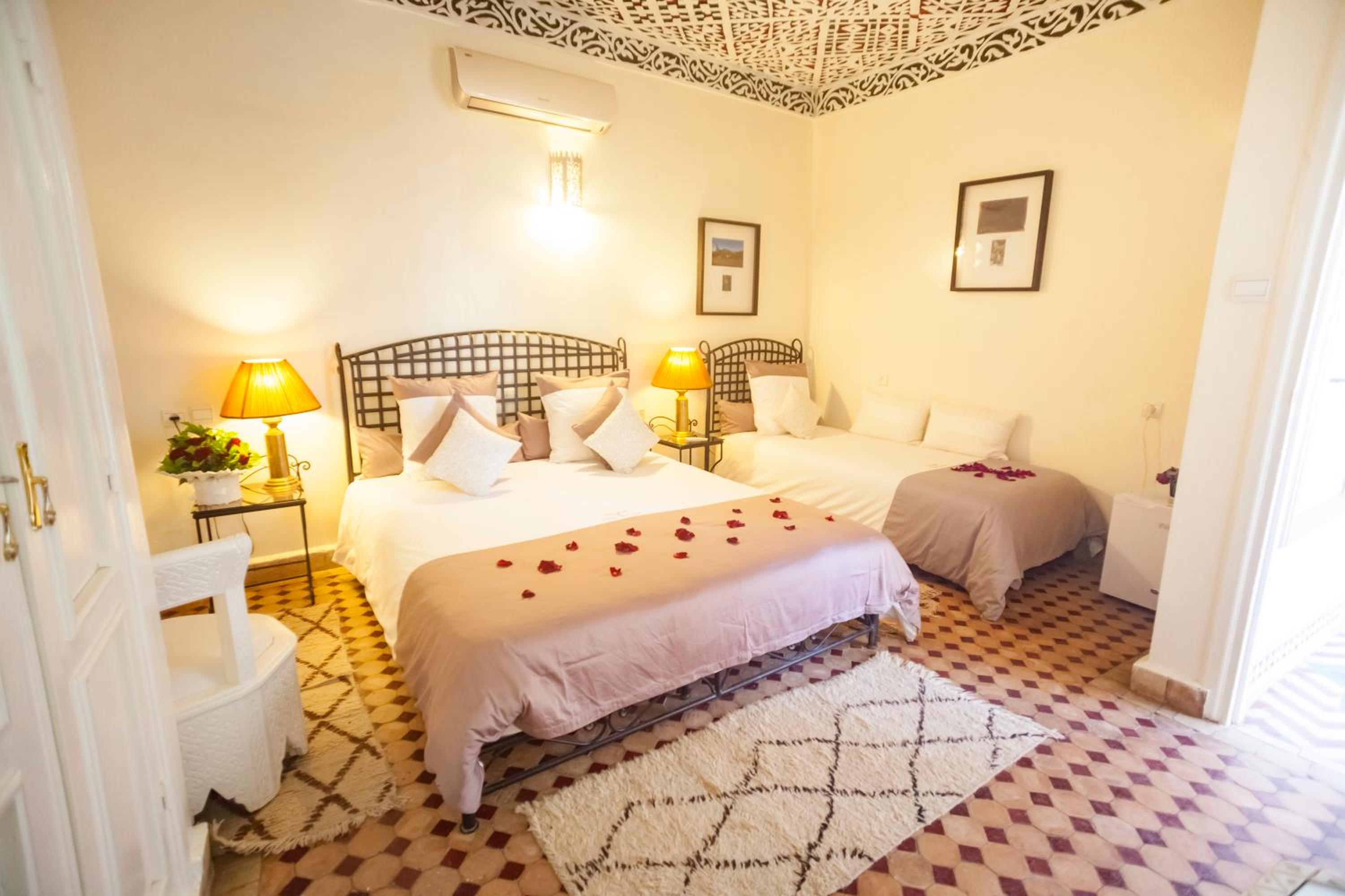Deluxe Triple Room - Photo 9