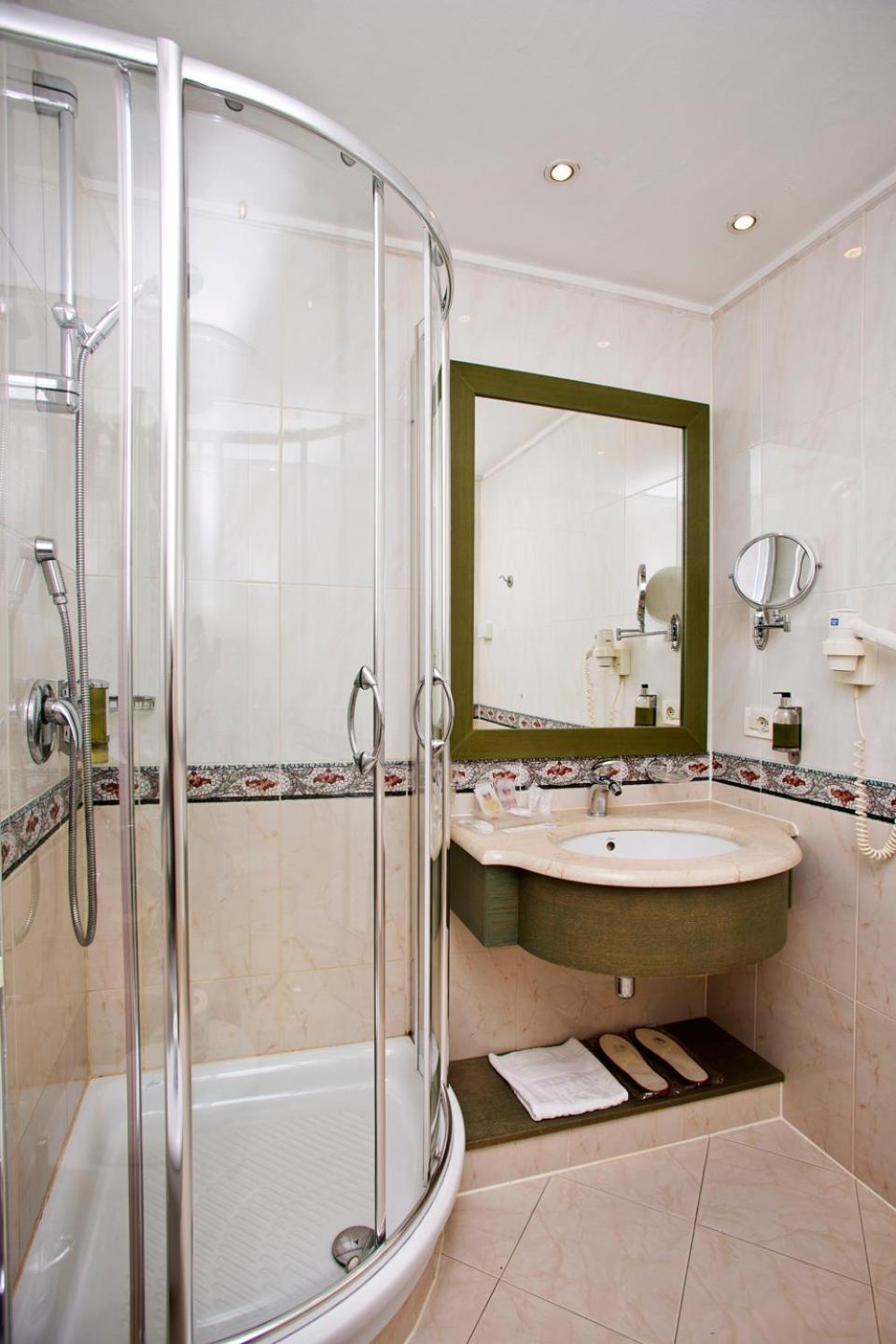 Standard Double Room - Photo 4
