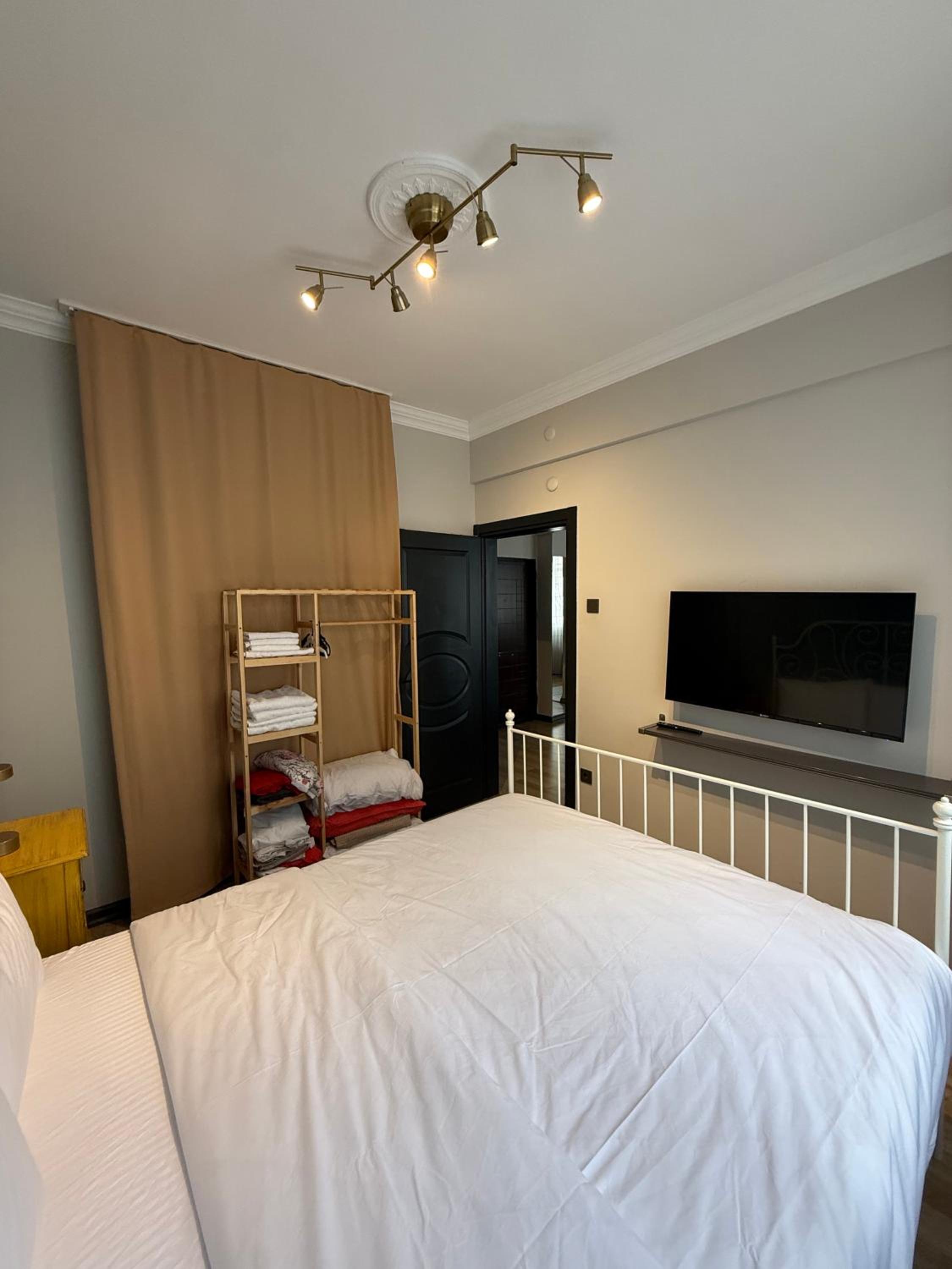 Two-Bedroom Deluxe Apartment with Balcony photo 1