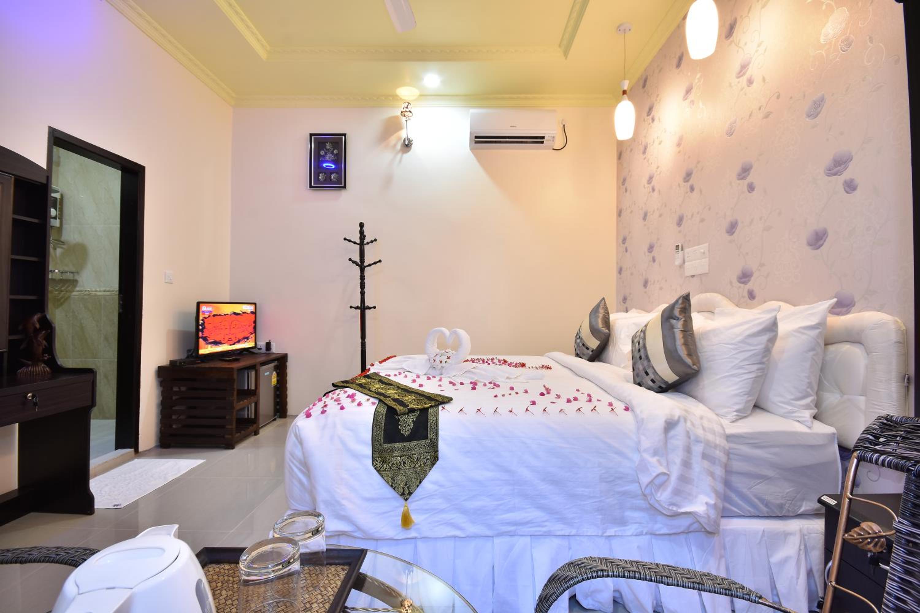 Deluxe Double or Twin Room