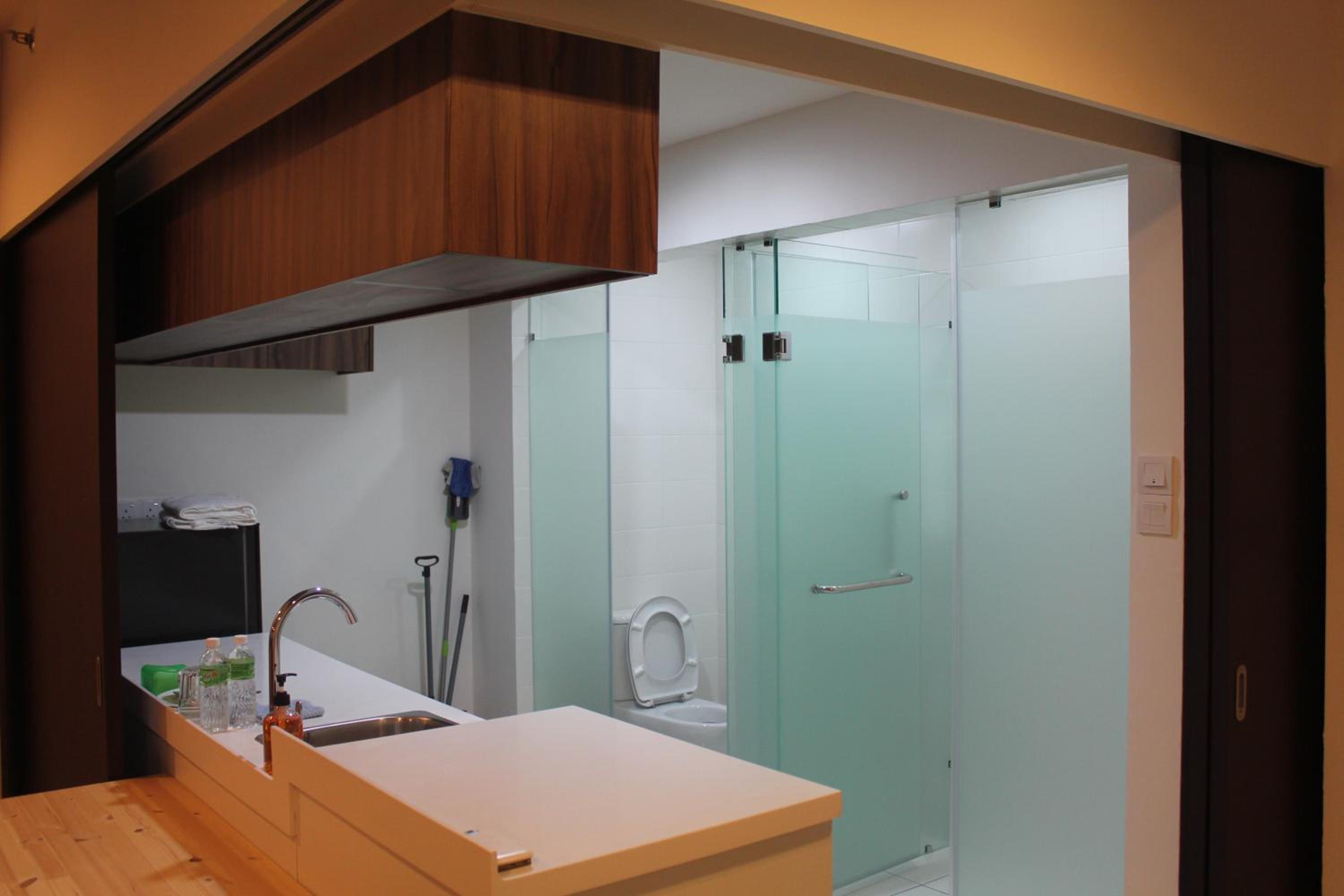 Deluxe Queen Room - Photo 12