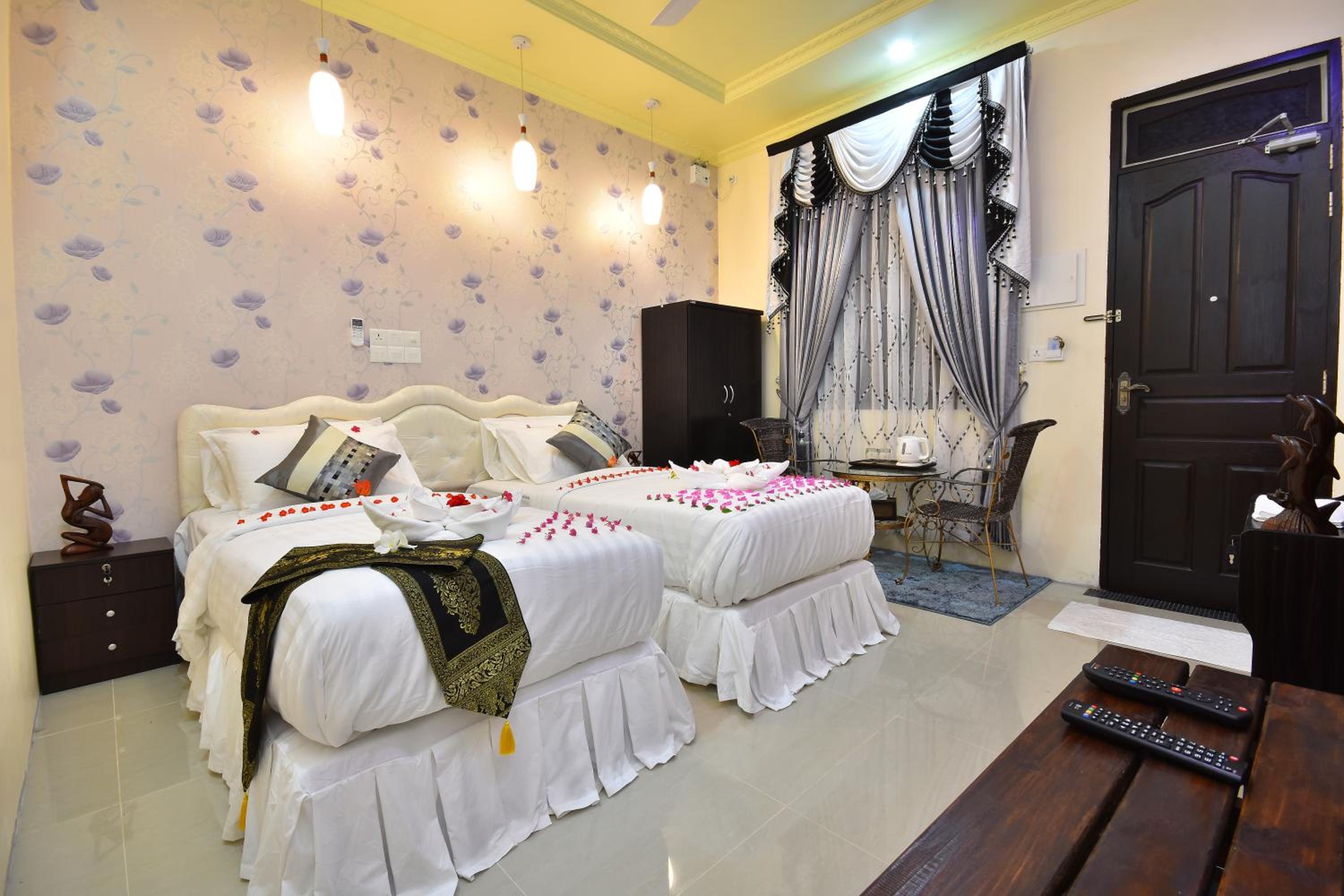 Deluxe Double or Twin Room photo 3