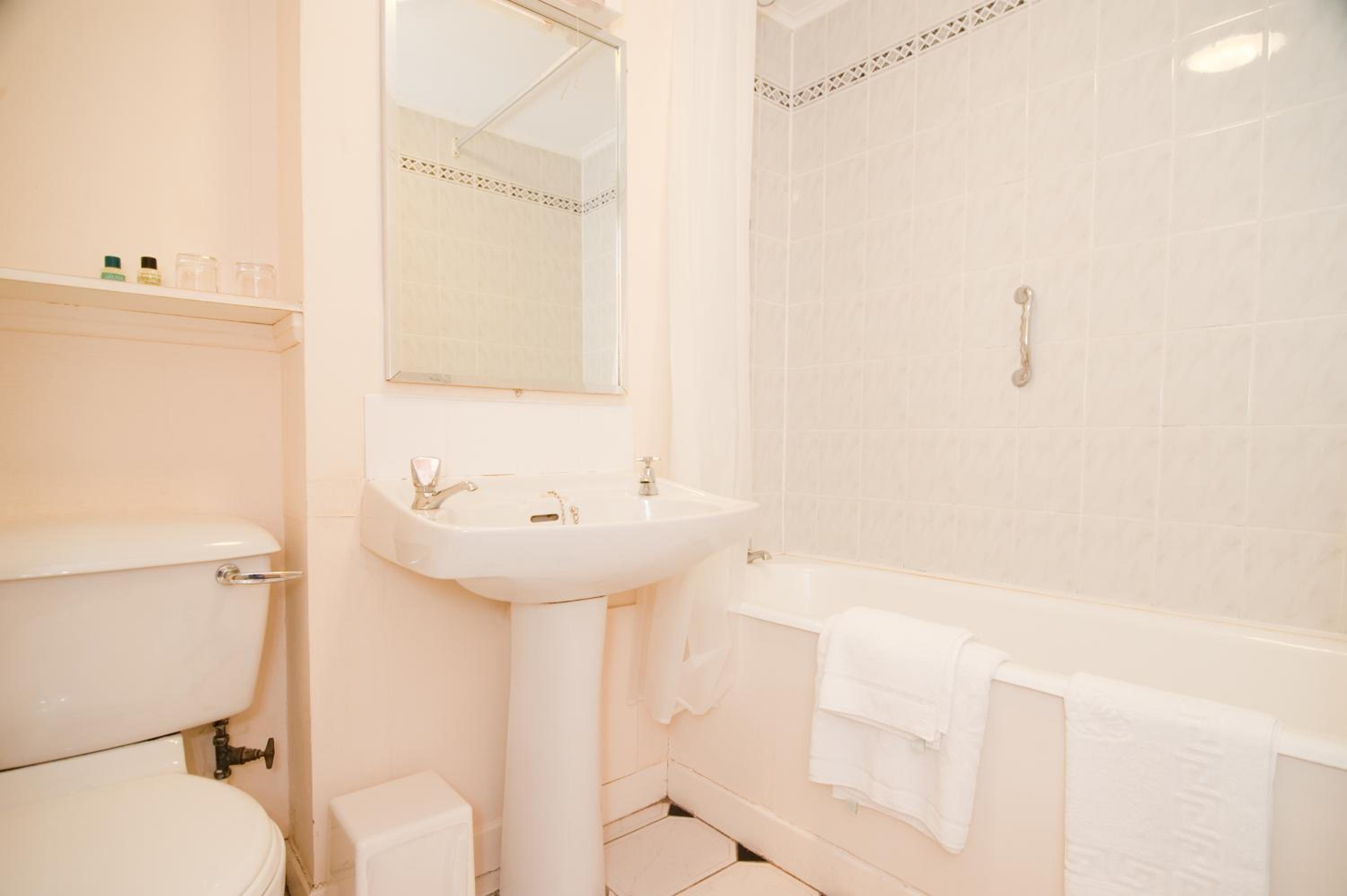 Single Room photo 2