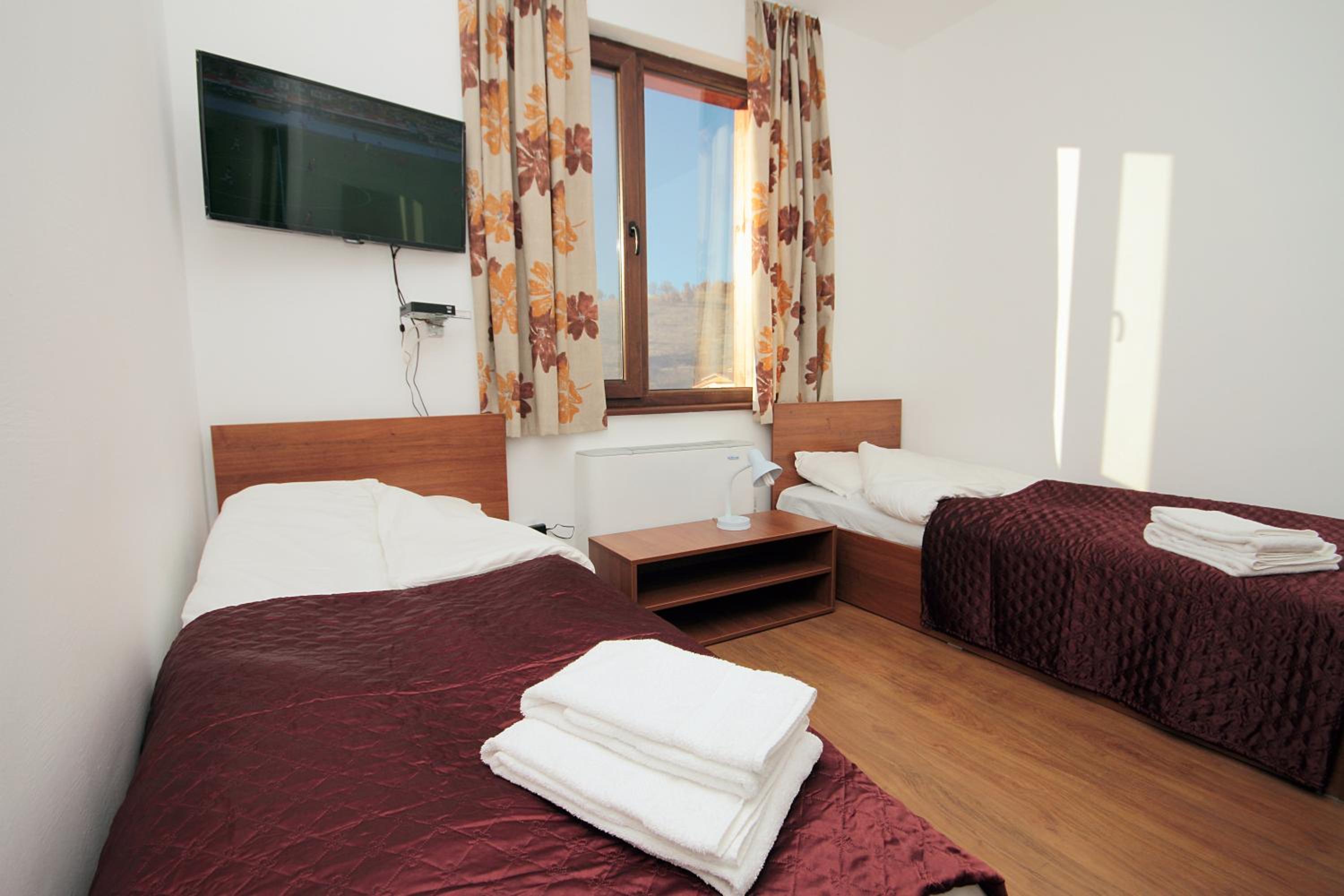 Budget Twin Room photo 2