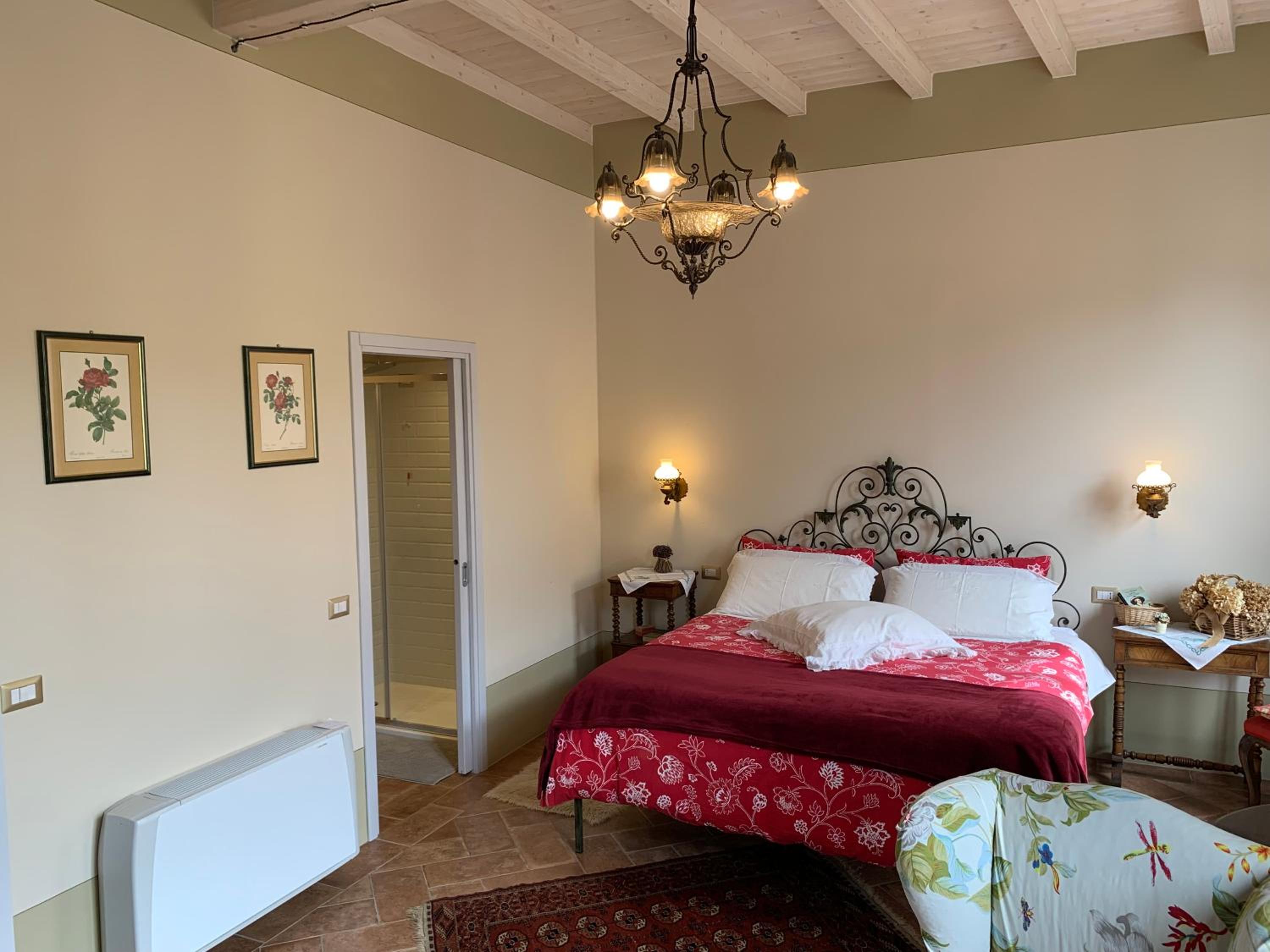 Deluxe King Room photo 2