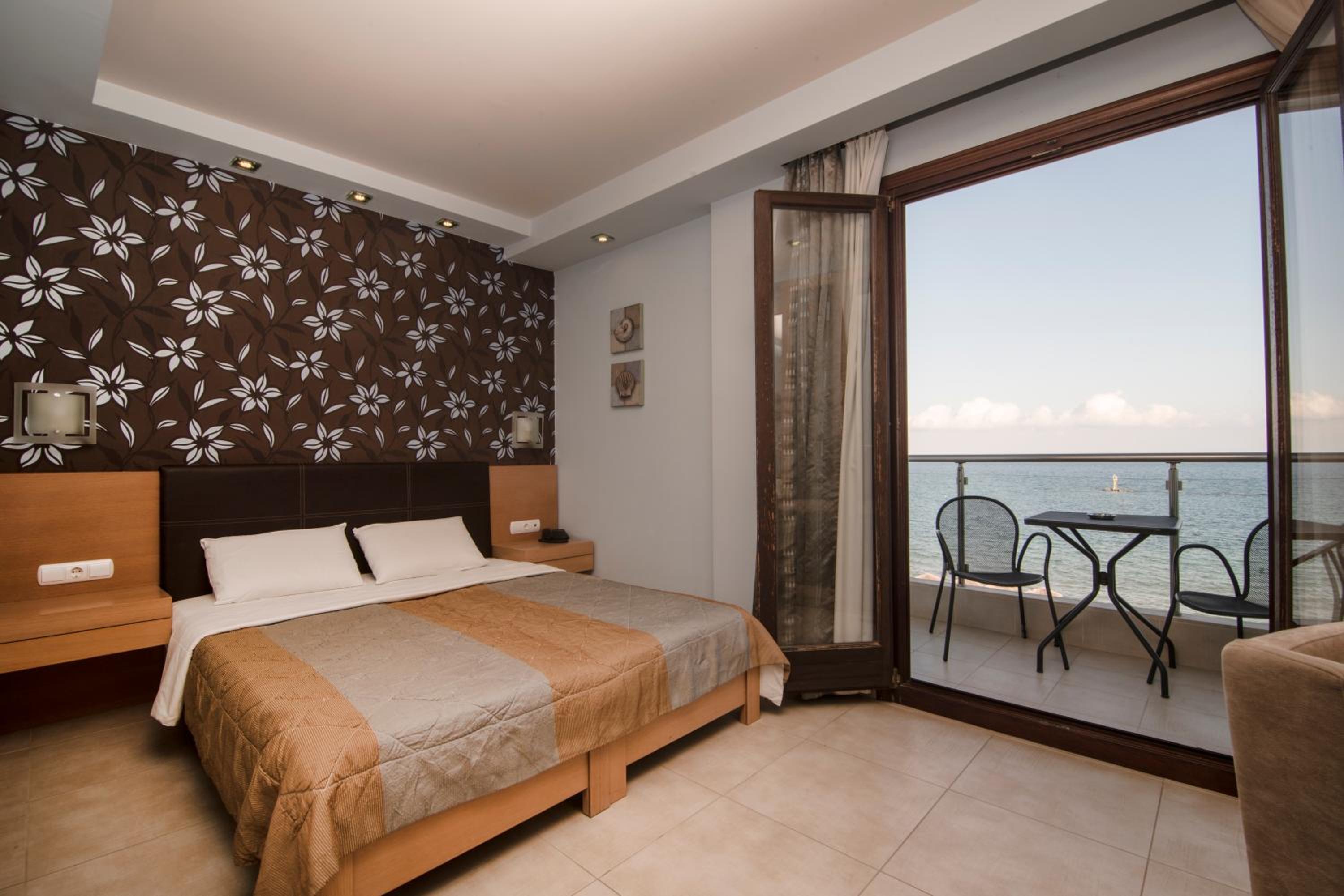 Double or Twin Room with Street View photo 1