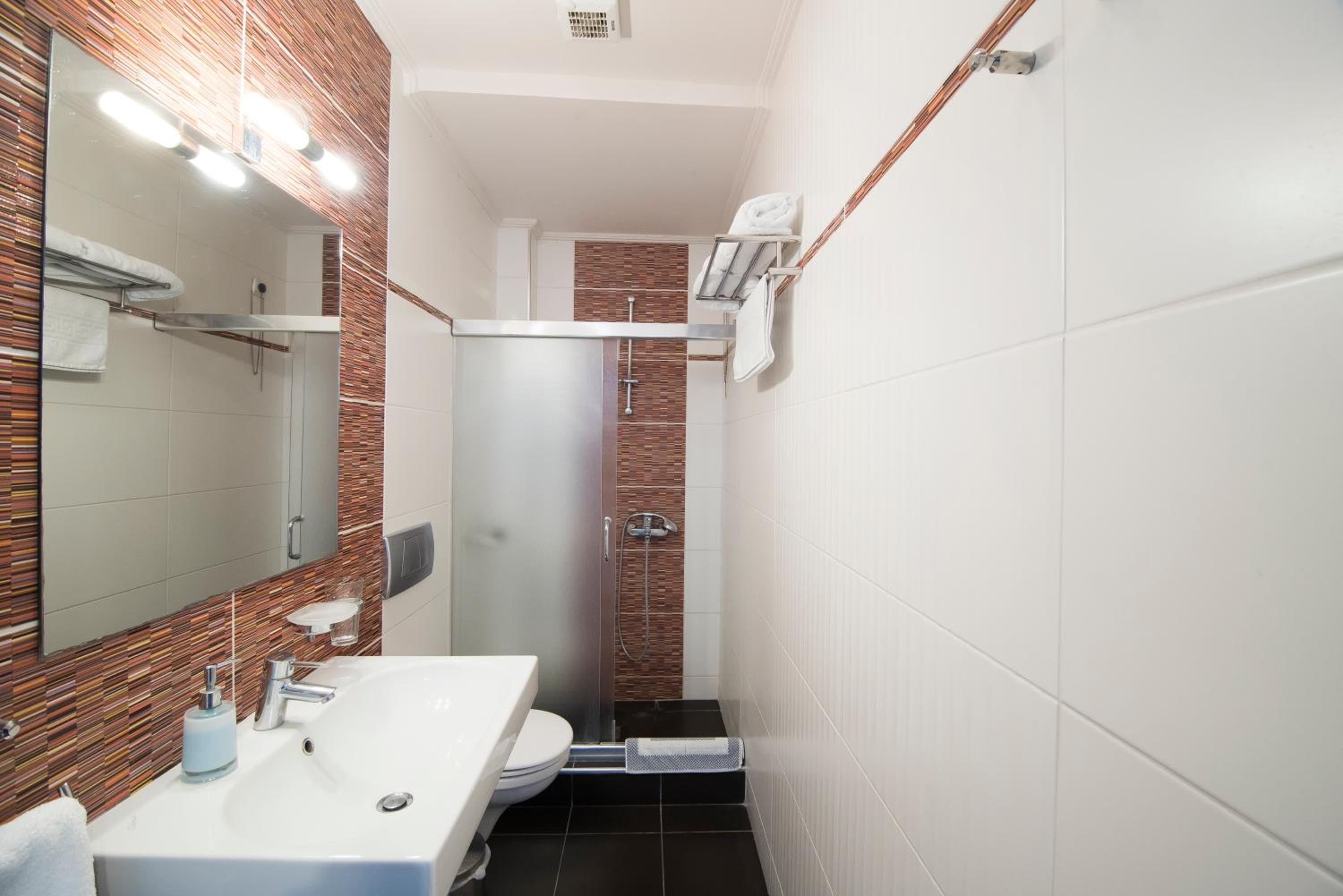 Double or Twin Room with Street View photo 2