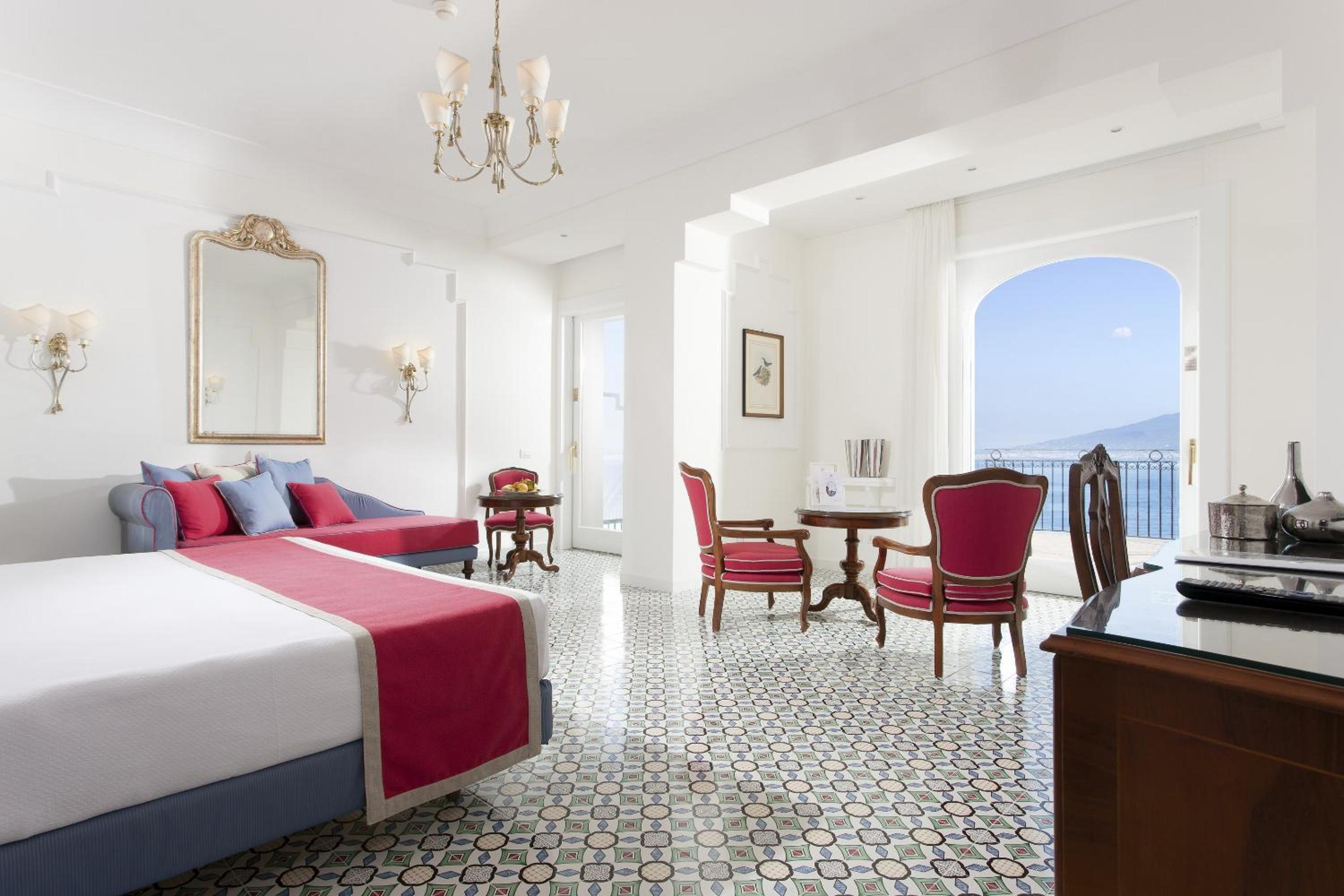 Signature Suite with Hot Tub and Sea View - Photo 6