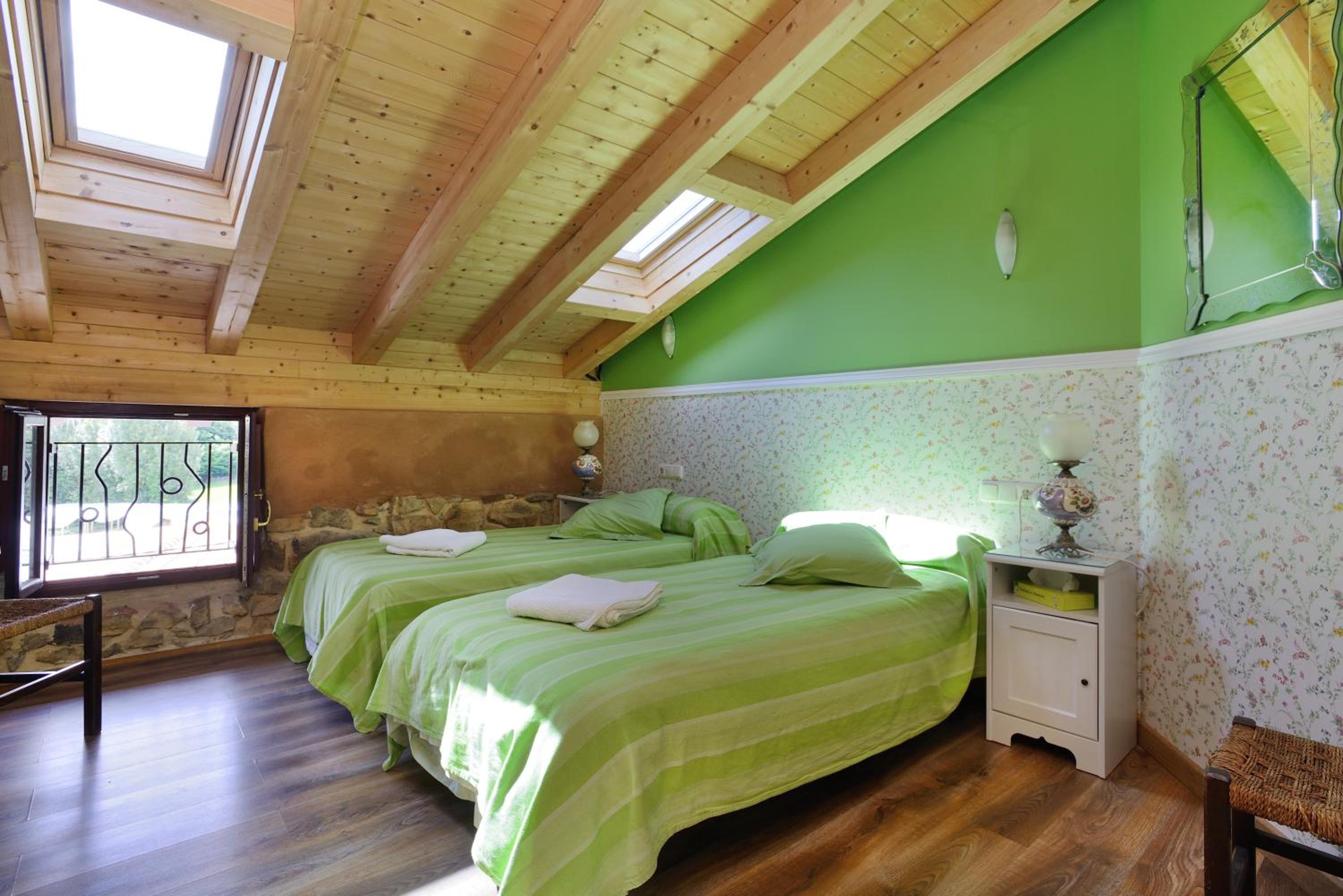 Twin Room with Private External Bathroom