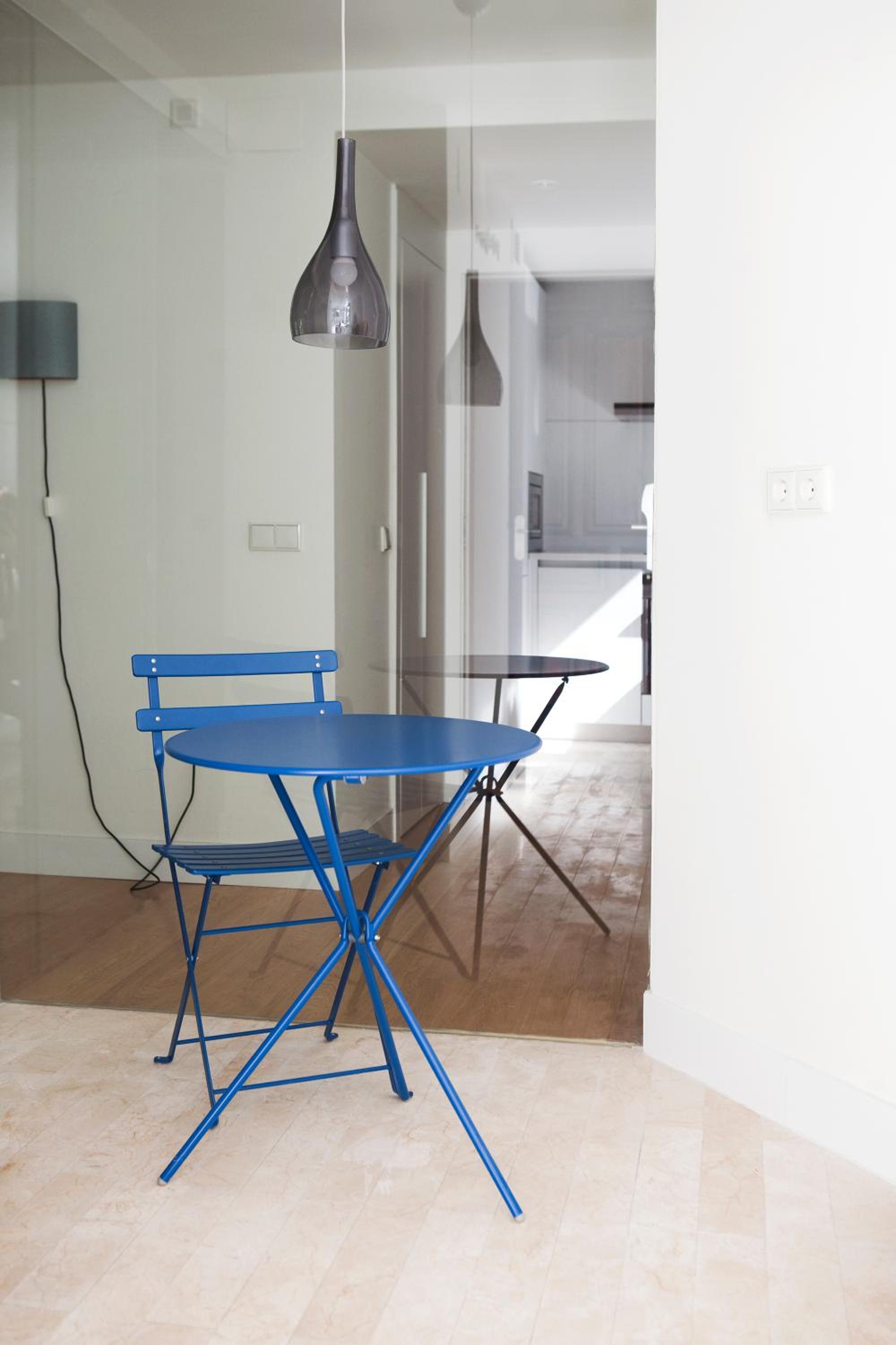 One-Bedroom Apartment photo 3