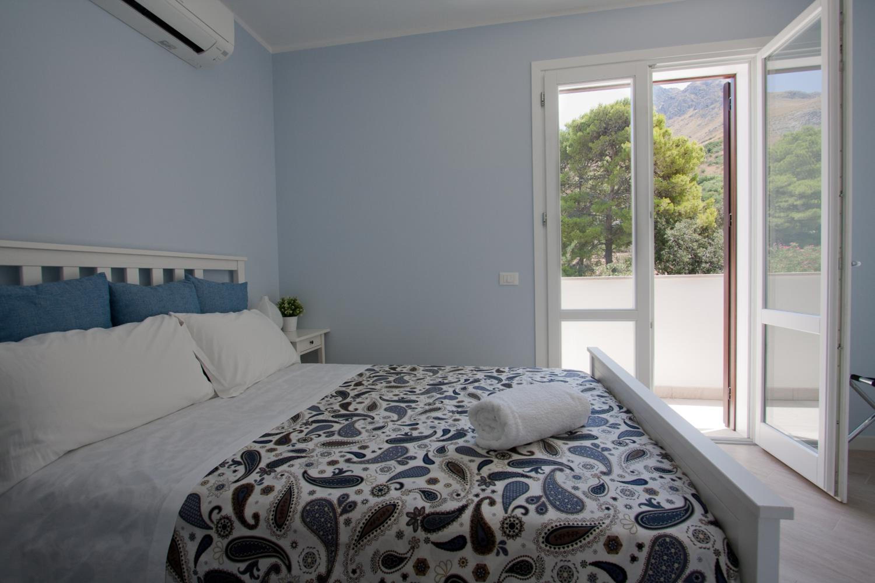 Apartment with Sea View photo 3