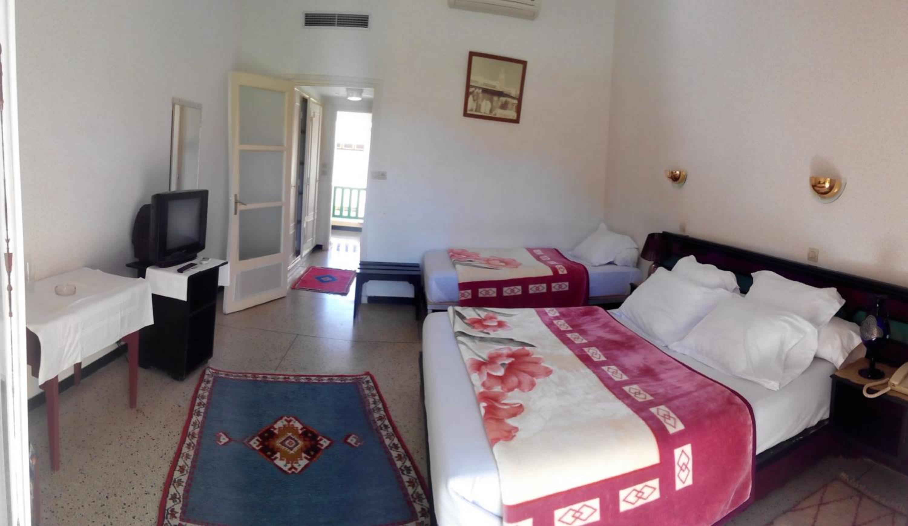 Basic Triple Room photo 1