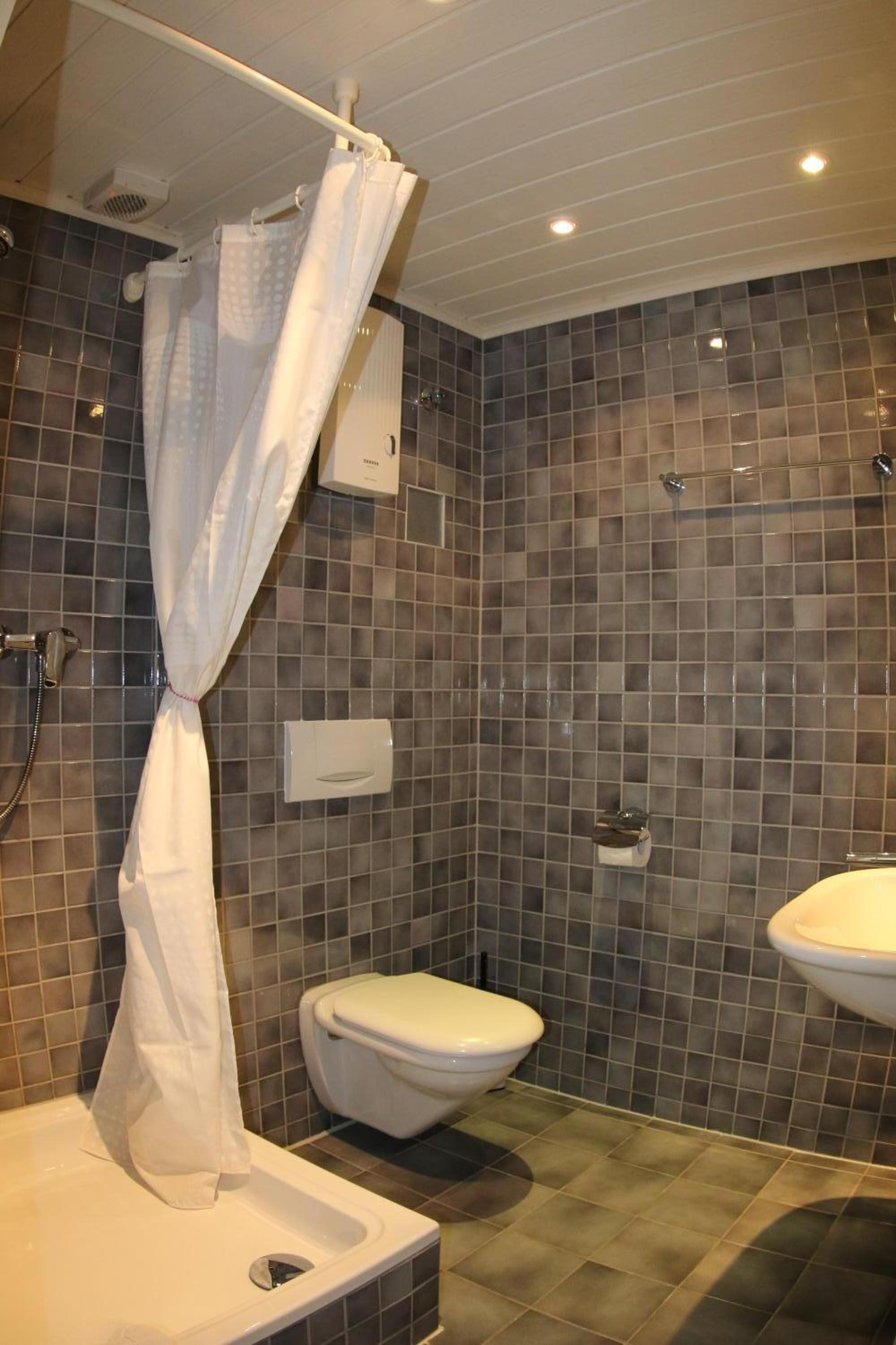 Deluxe Double or Twin Room photo 3